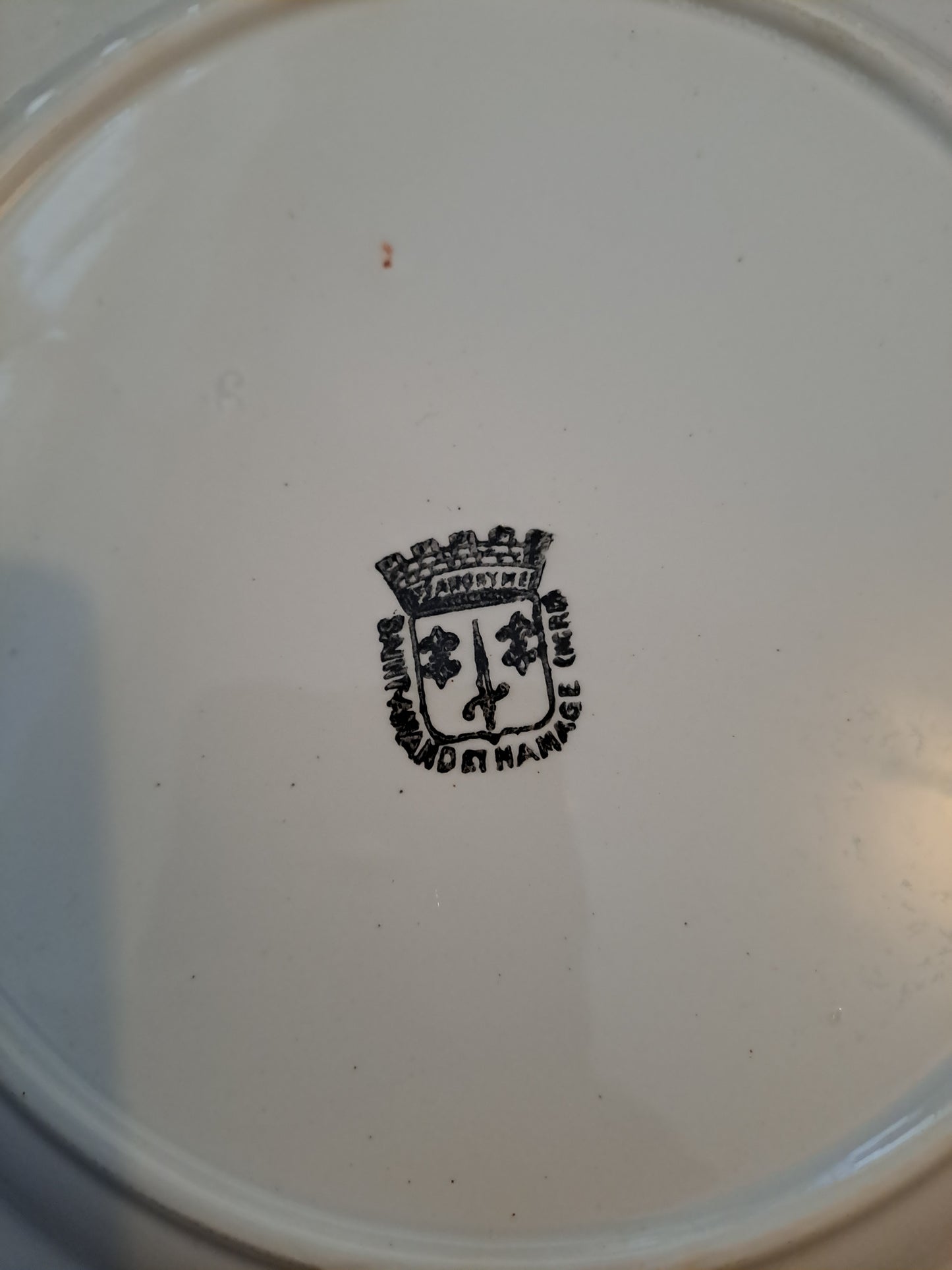 Assiette Saint Amand Et Hamage. Juillet.