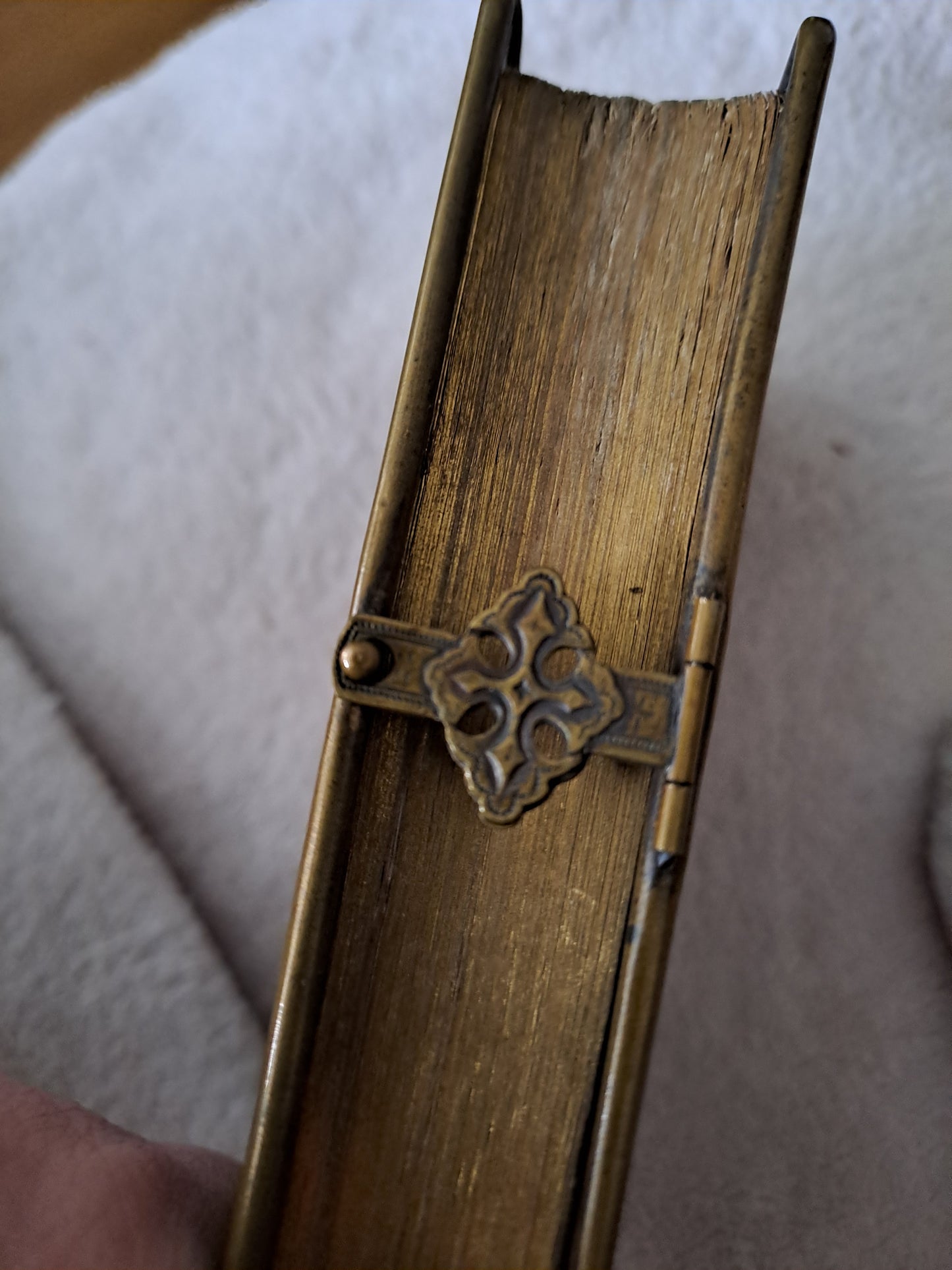 Paroissien romain contenant les offices des dimanches......