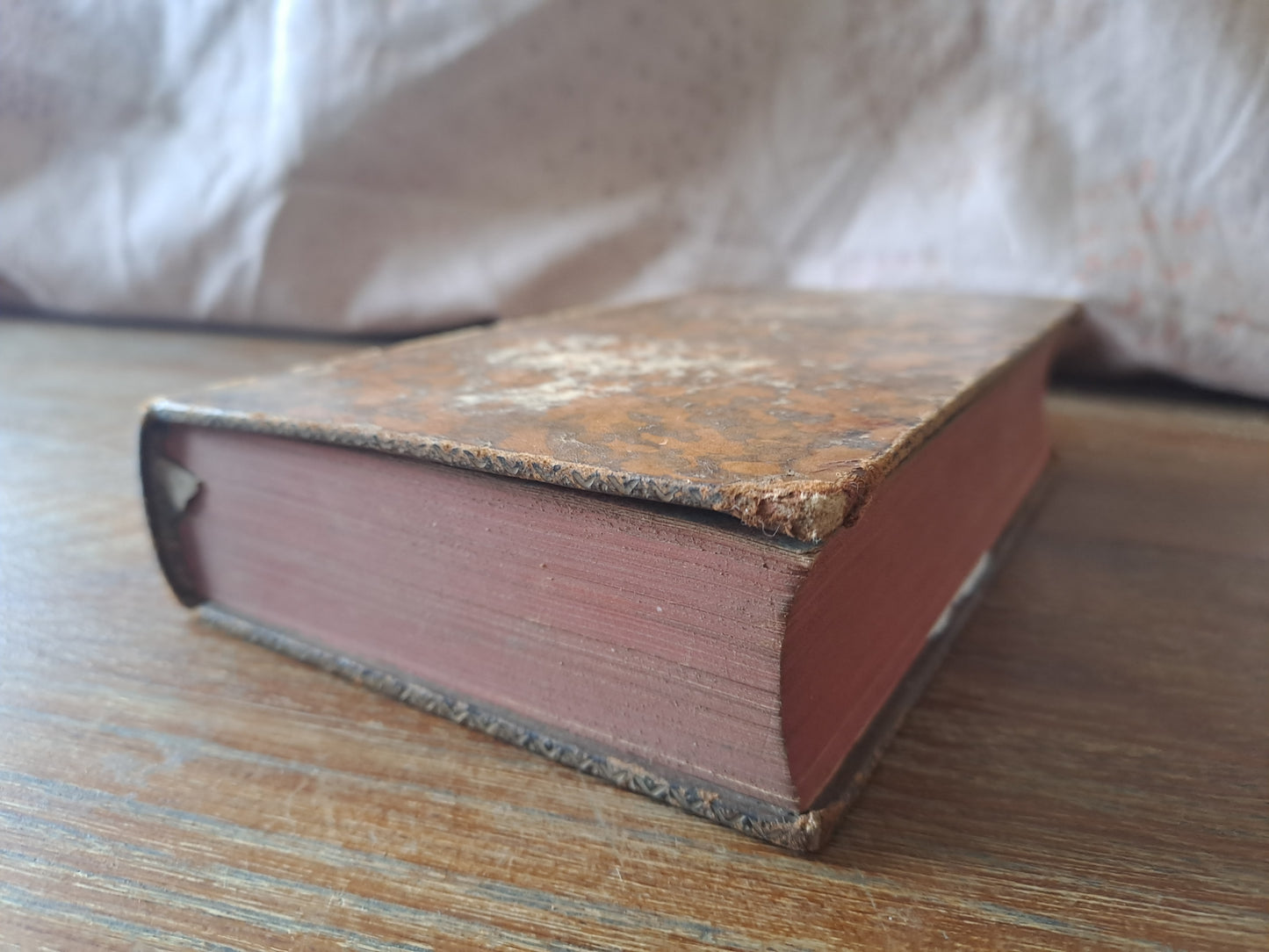 Livre abrégé de l'histoire de l'ancien testament où l'on a conservé autant que possible les paroles de l'écriture Sainte avec des éclaircissements et des réflexions. T2. 1753.