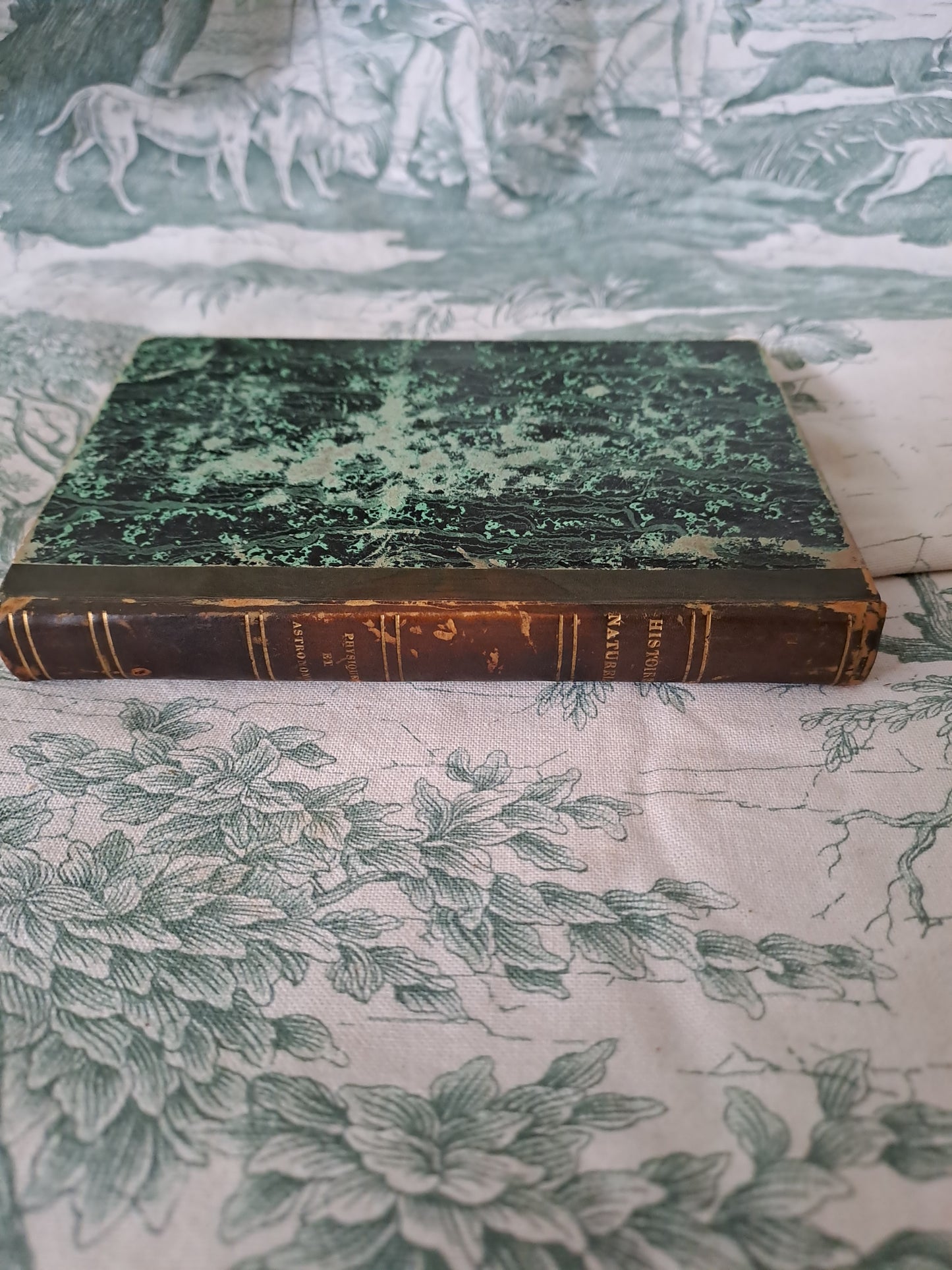 Physique/ astronomie. Nouveau spectacle de la nature ou Dieu et ses œuvres. 1842. Ancien livre vintage catholique.