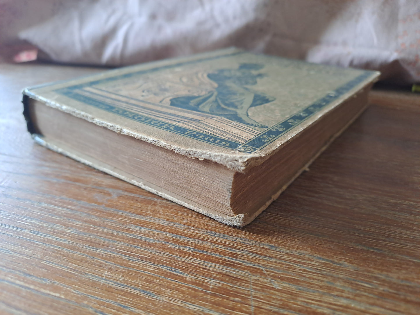 Histoire de l'église précédée d'une révision d'histoire Sainte et d'un abrégé de la vie de Notre-Seigneur Jésus-Christ et d'un suivie d'un précis de liturgie. 1923. Imprimatur.