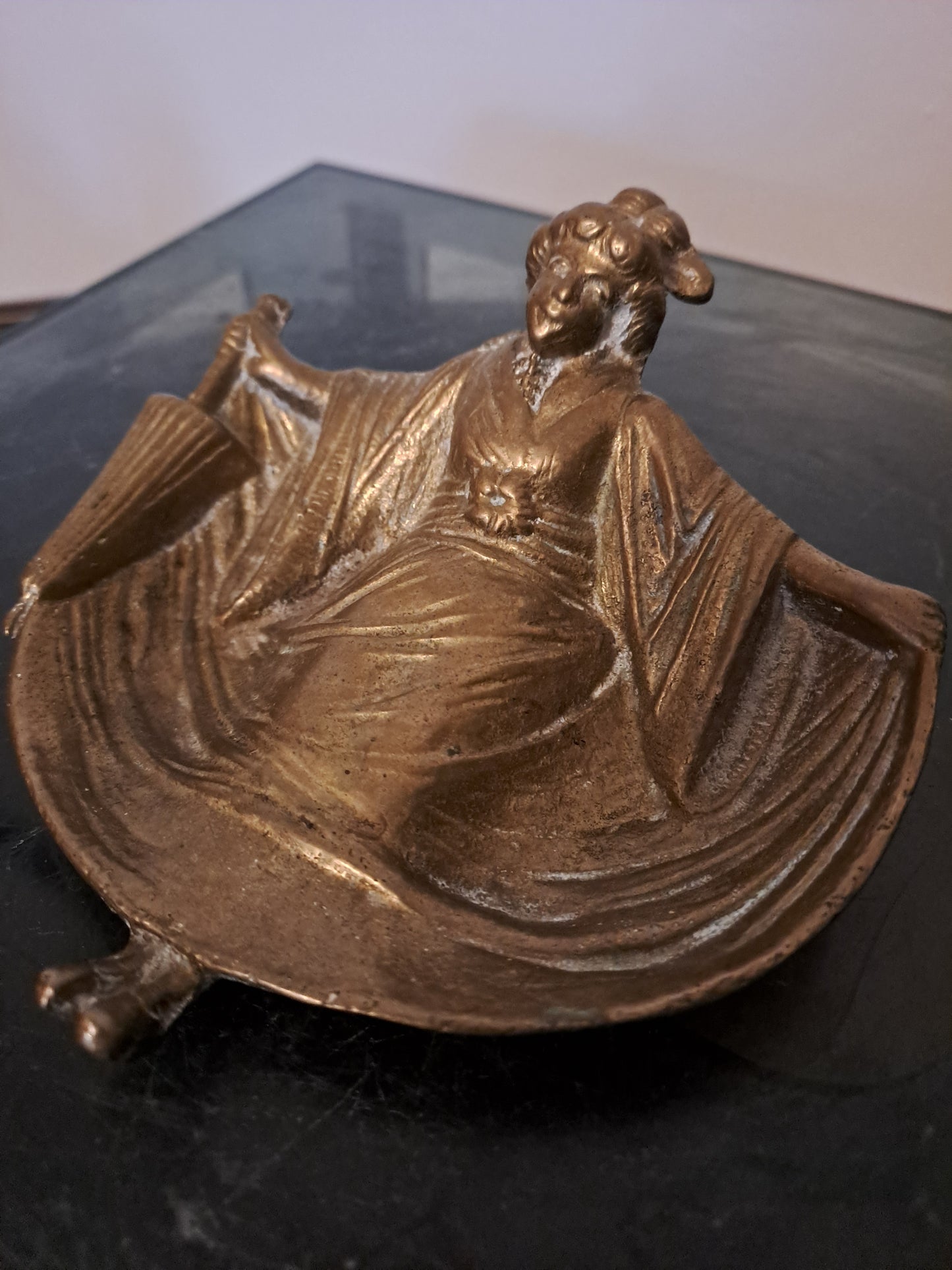 Vide Poche. Art Nouveau. Ancien vintage decoration.