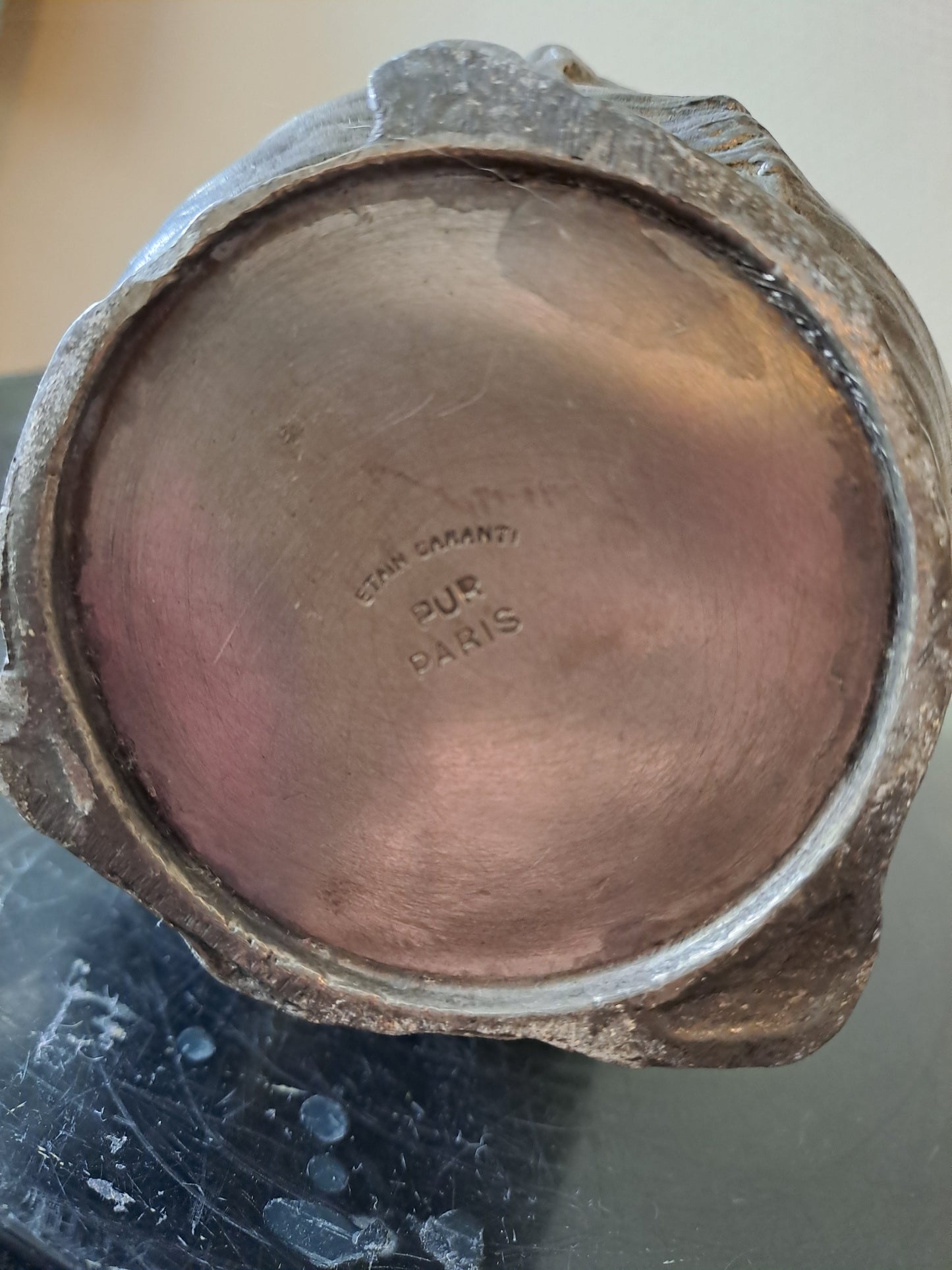 Pichet En Etain. Art Nouveau. Signé Petiz.  Etain Garanti Pur.