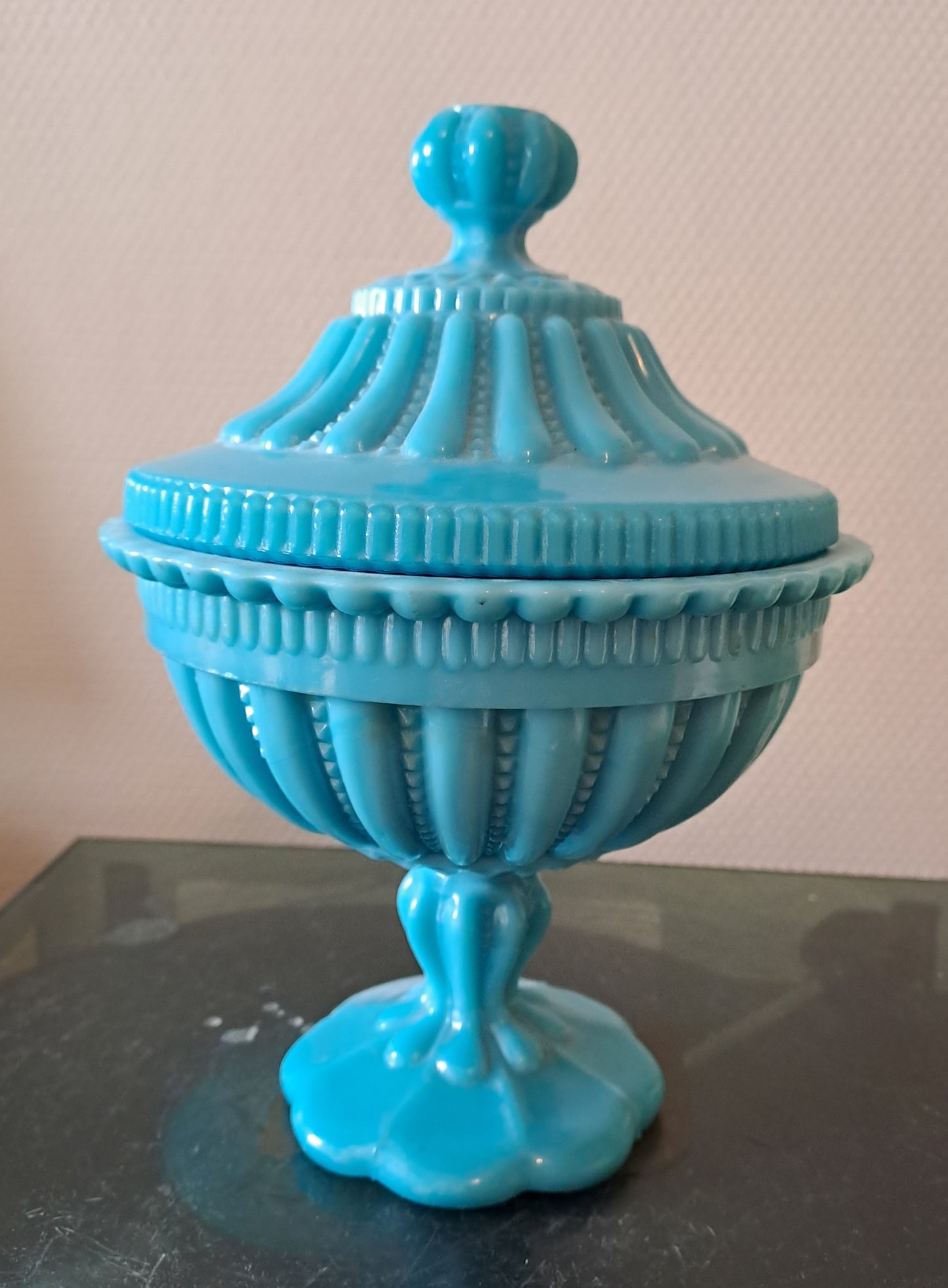 Bonbonnière/ Drageoir En Opaline Bleue.