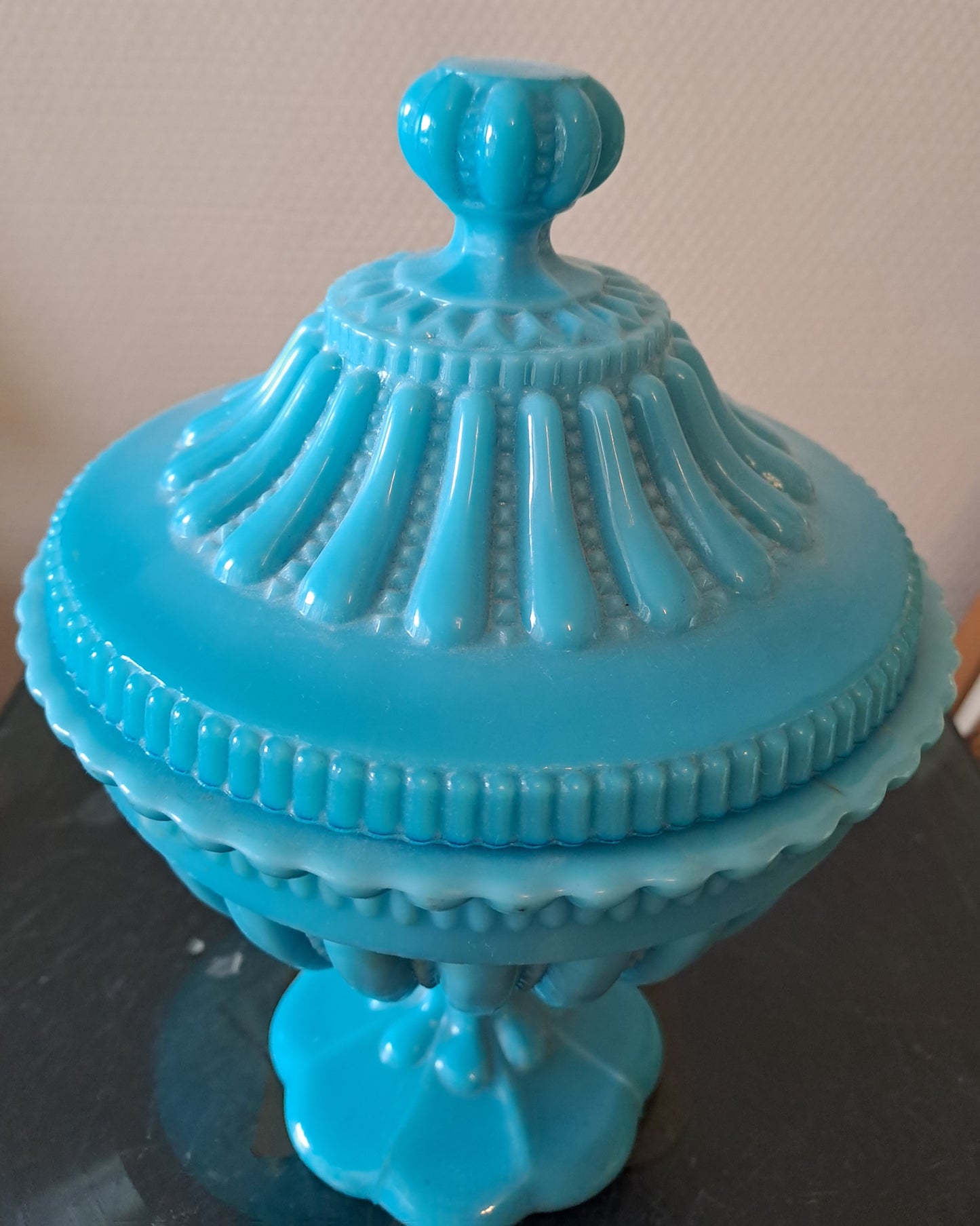 Bonbonnière/ Drageoir En Opaline Bleue.