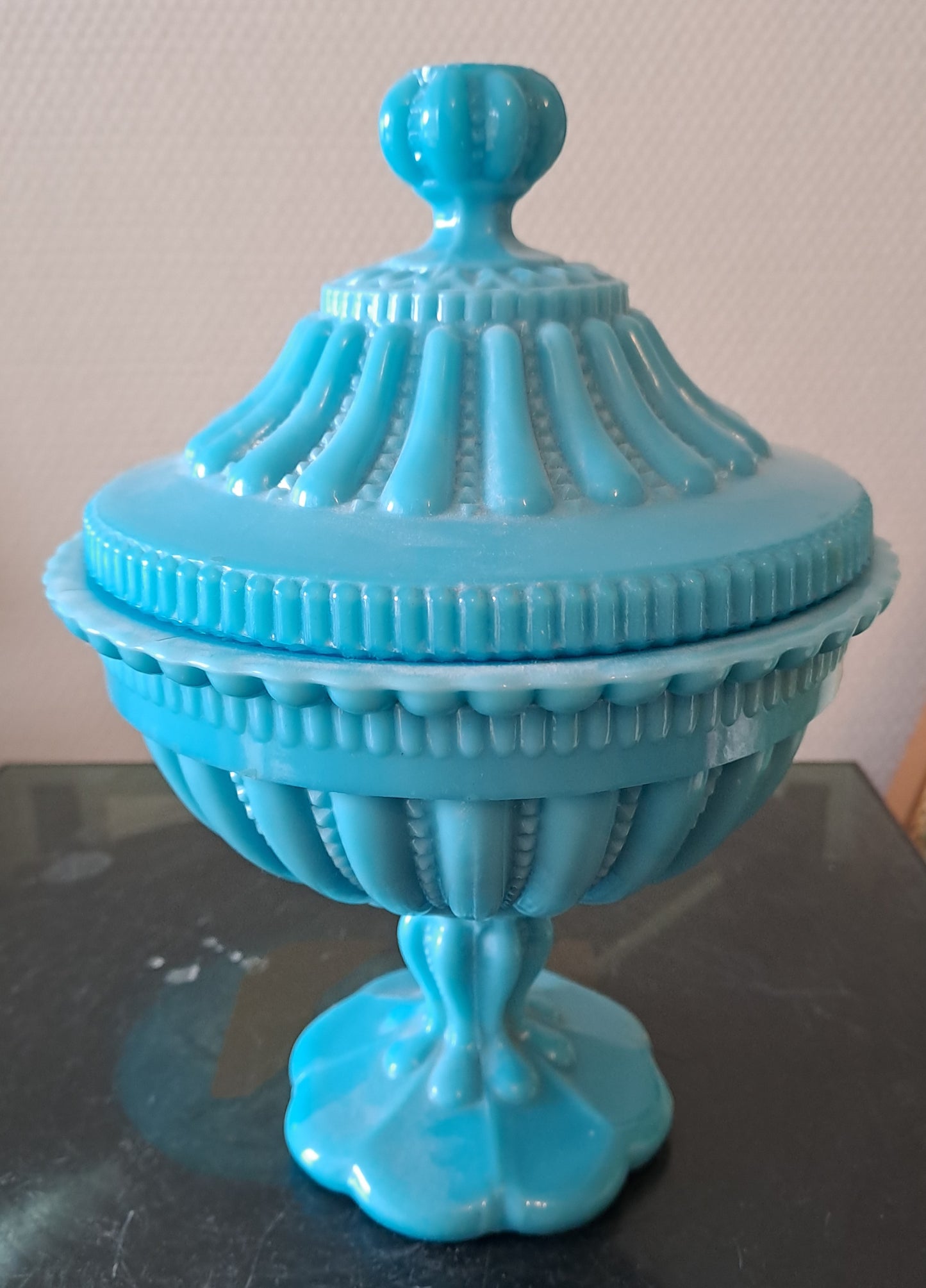 Bonbonnière/ Drageoir En Opaline Bleue.