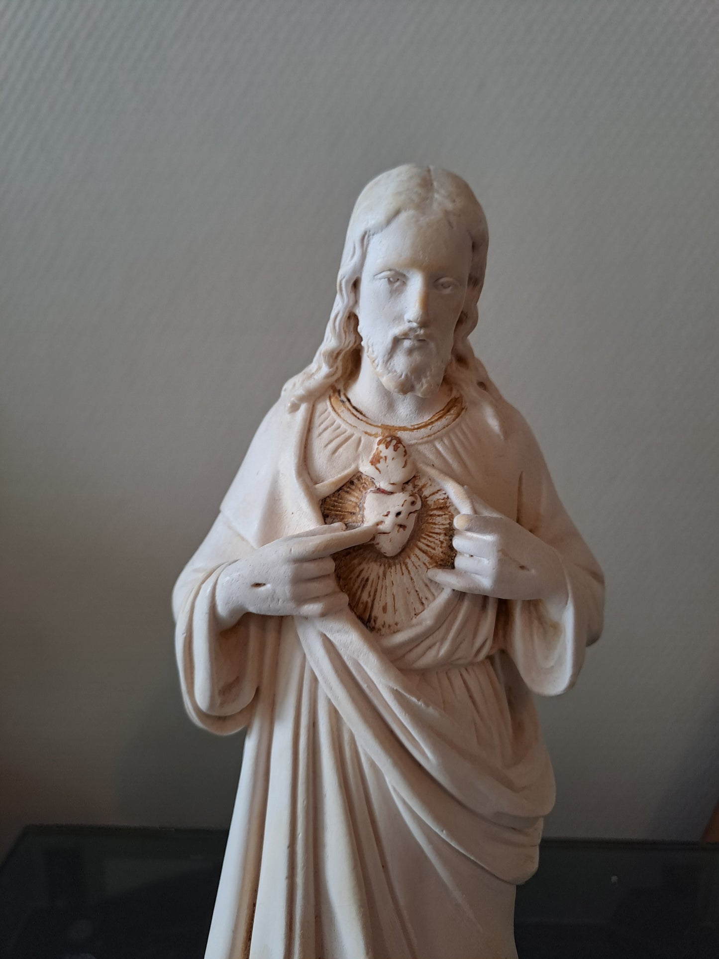 Statue Sacré-Cœur De Jésus.  Signé.