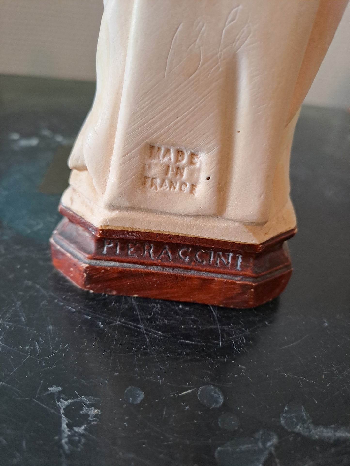 Statue Sacré-Cœur De Jésus.  Signé.