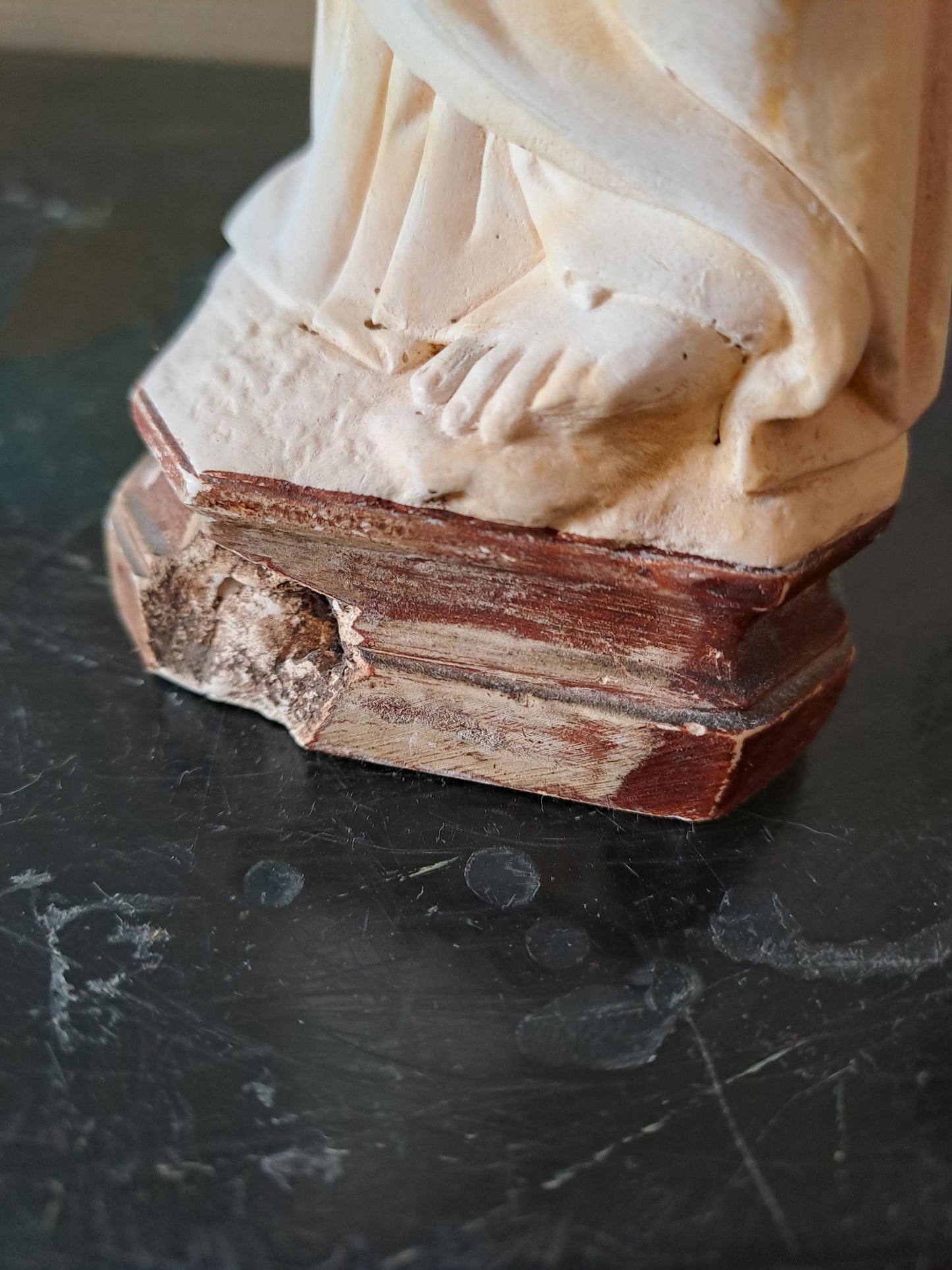 Statue Sacré-Cœur De Jésus.  Signé.