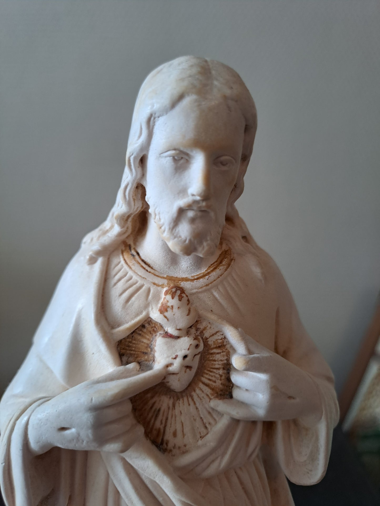 Statue Sacré-Cœur De Jésus.  Signé.