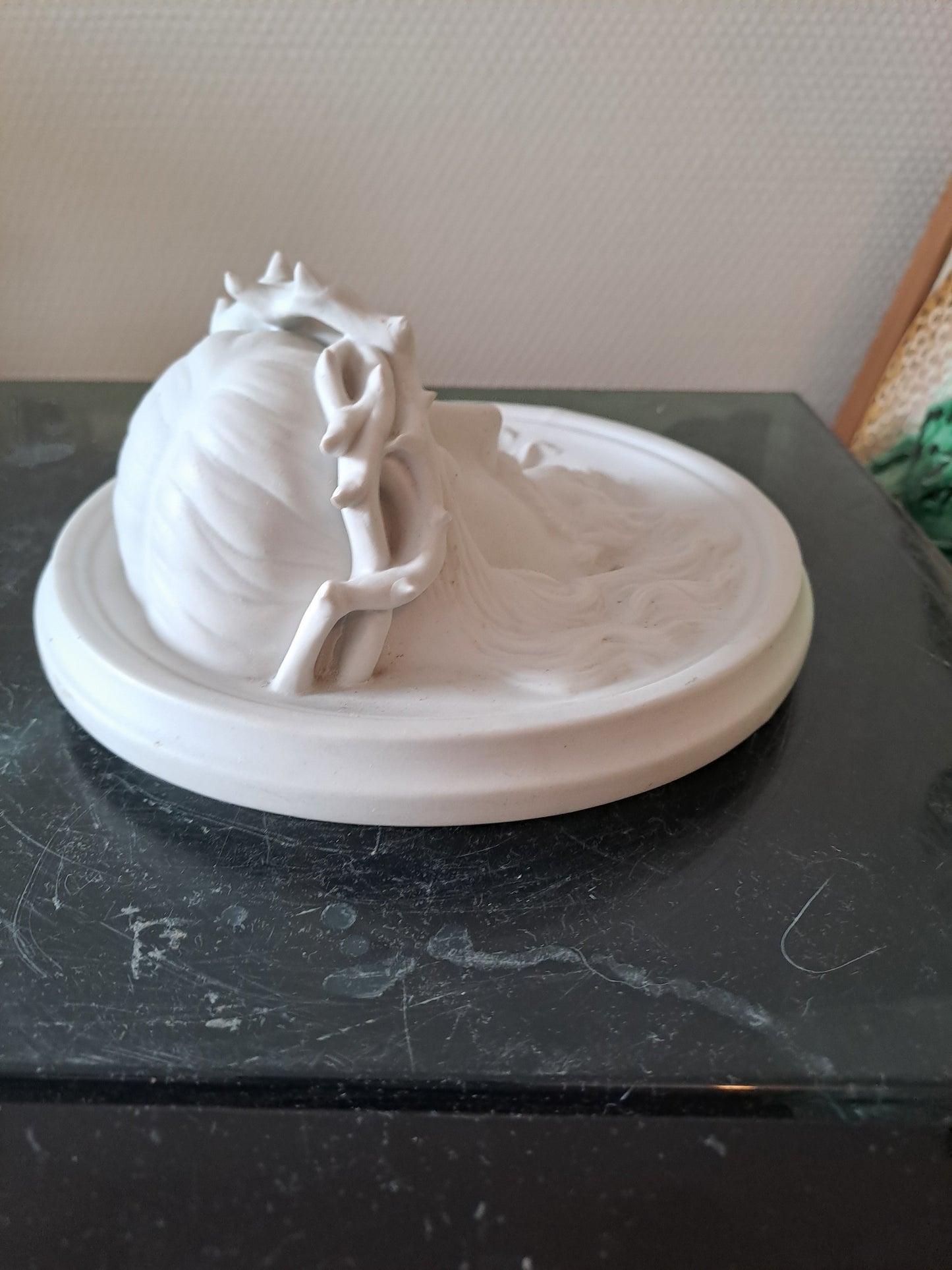 Médaillon Figurant Le Christ À La Couronne D'épines En Bas-relief Grand Modèle.