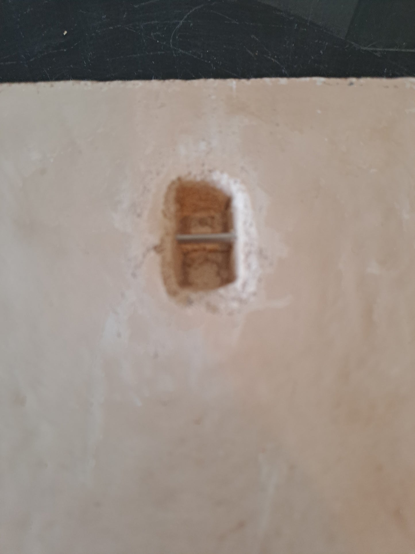 Carreau Jésus Christ Roi De Gloire. En Relief.