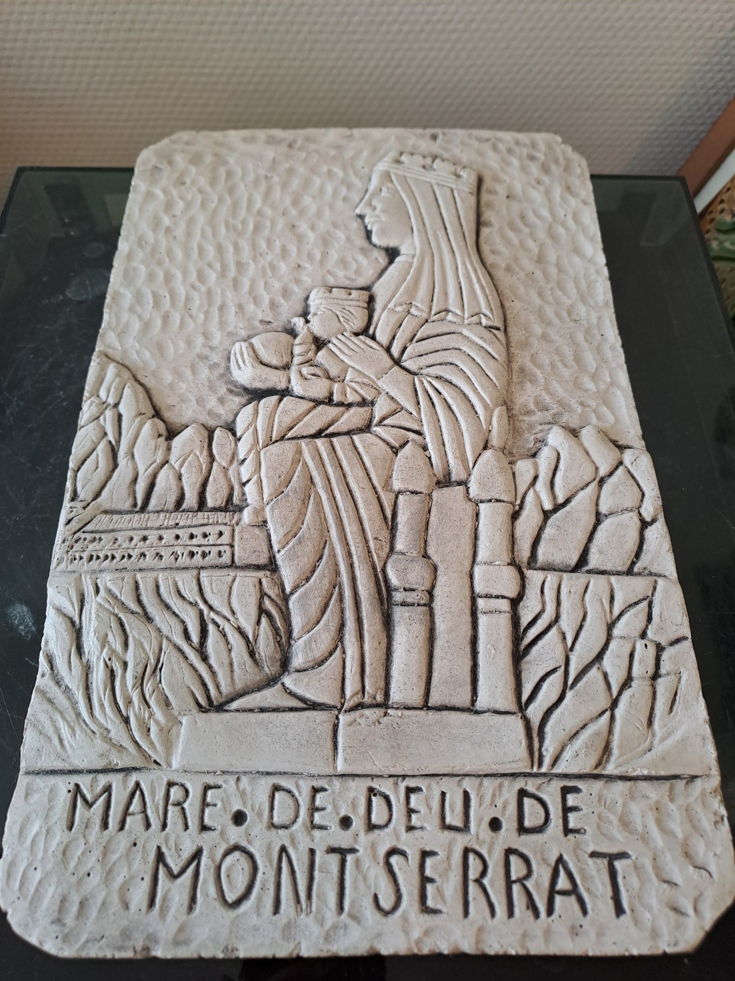Carreau/ bas relief. Mare De Deu De Montserrat.