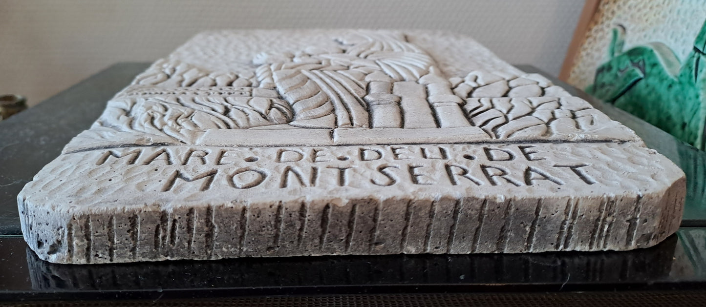 Carreau/ bas relief. Mare De Deu De Montserrat.