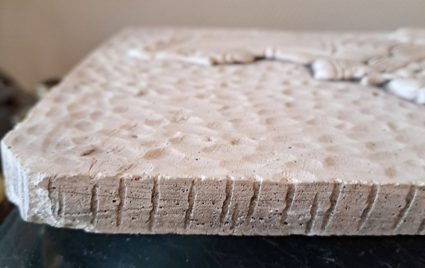 Carreau/ bas relief. Mare De Deu De Montserrat.