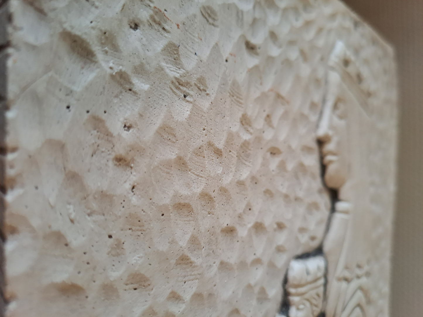 Carreau/ bas relief. Mare De Deu De Montserrat.