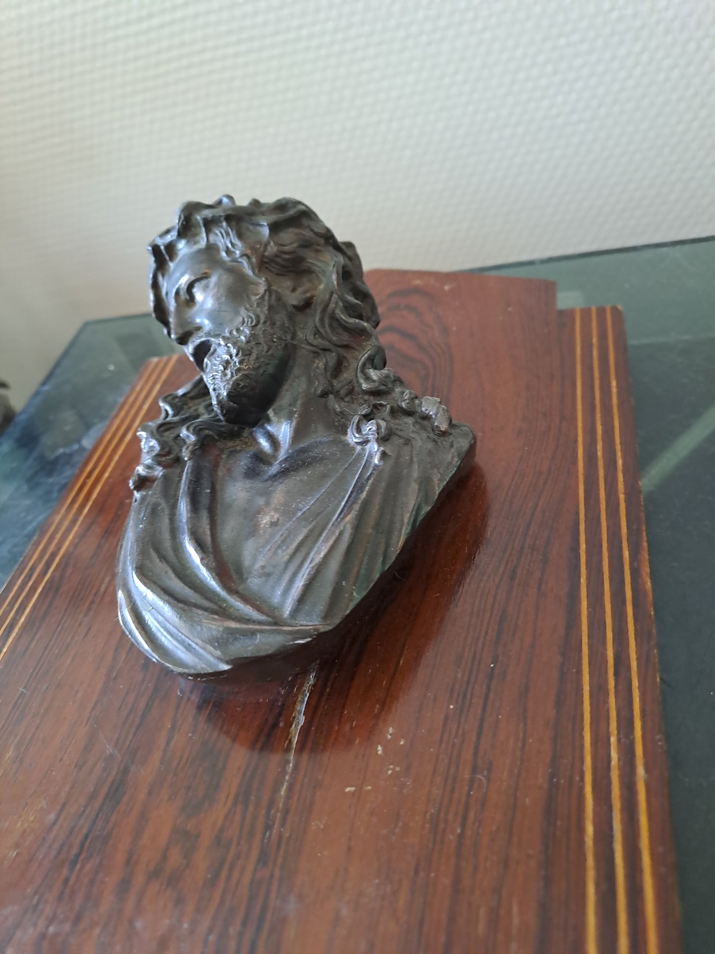 Benitier Christ À La Couronne D'Épines.