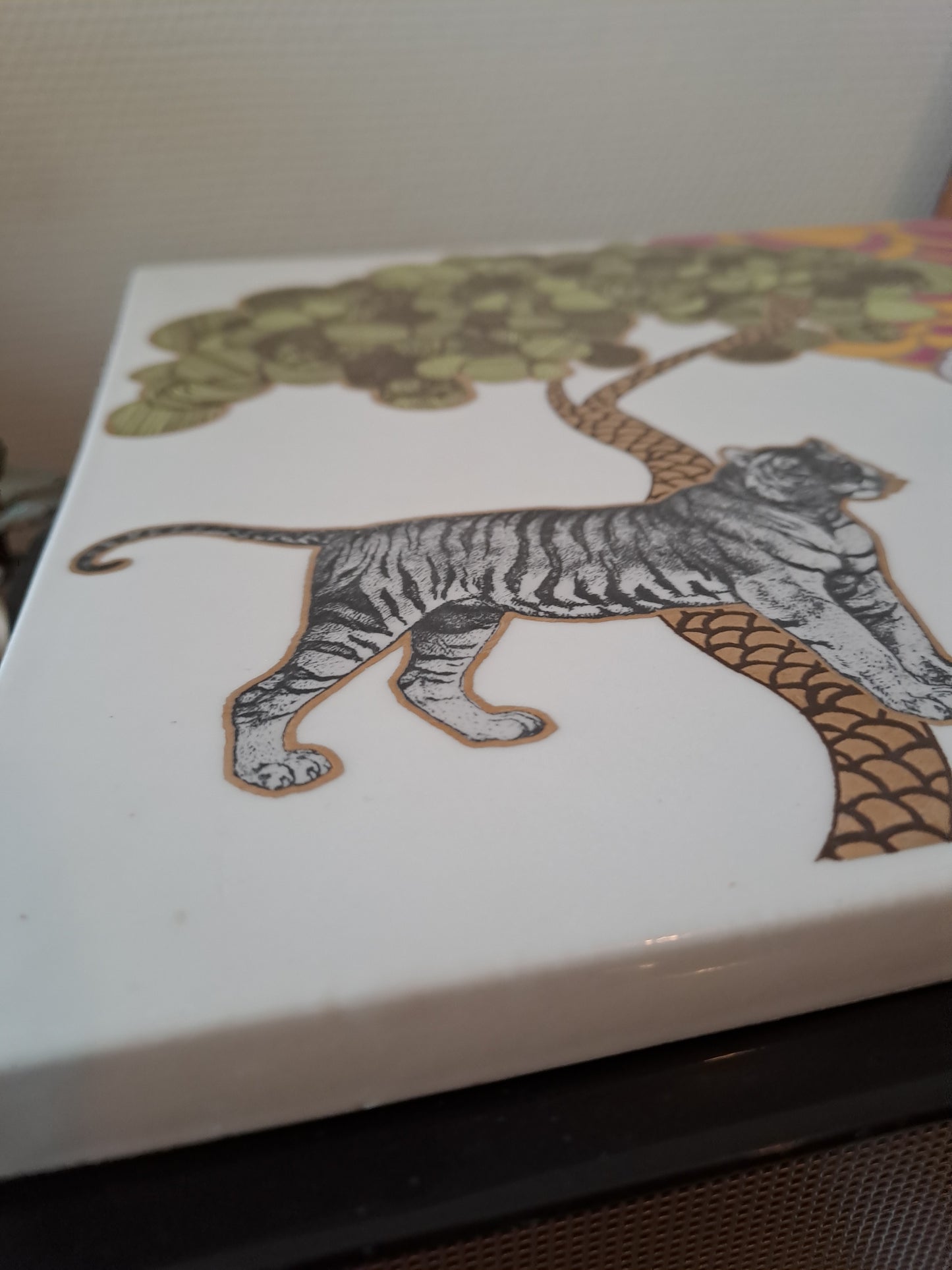 Plaque en Faïence. Design By Concetta Gallo.