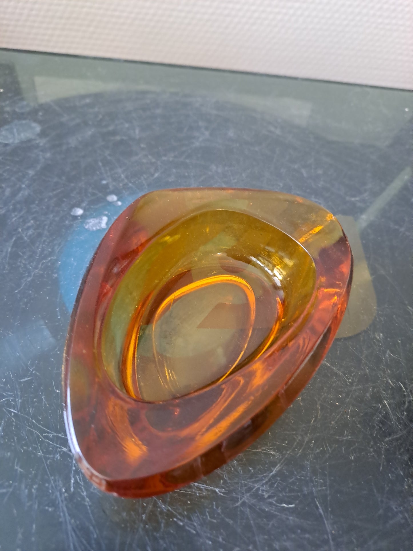 Cendrier Cristal. Design Mi-century.  Ambre. Vintage.