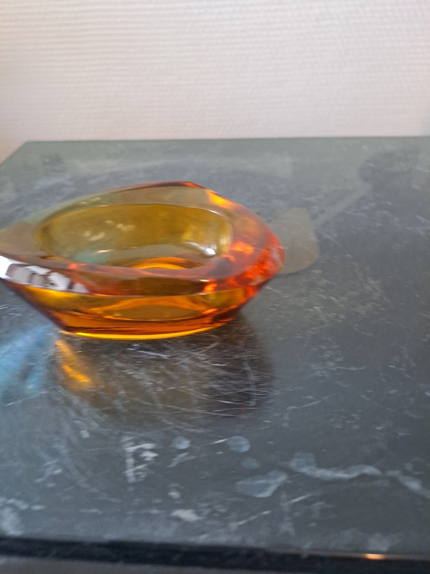 Cendrier Cristal. Design Mi-century.  Ambre. Vintage.