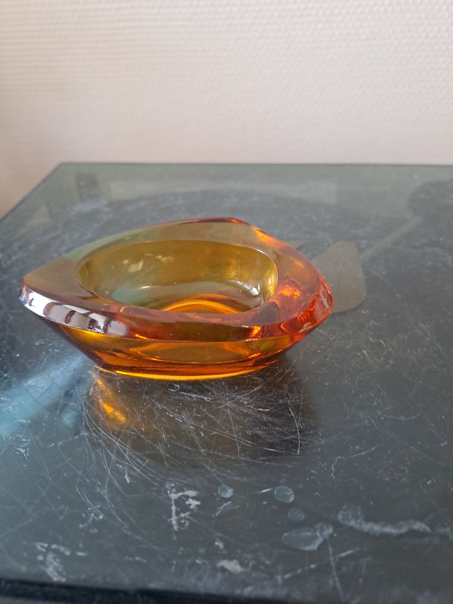 Cendrier Cristal. Design Mi-century.  Ambre. Vintage.