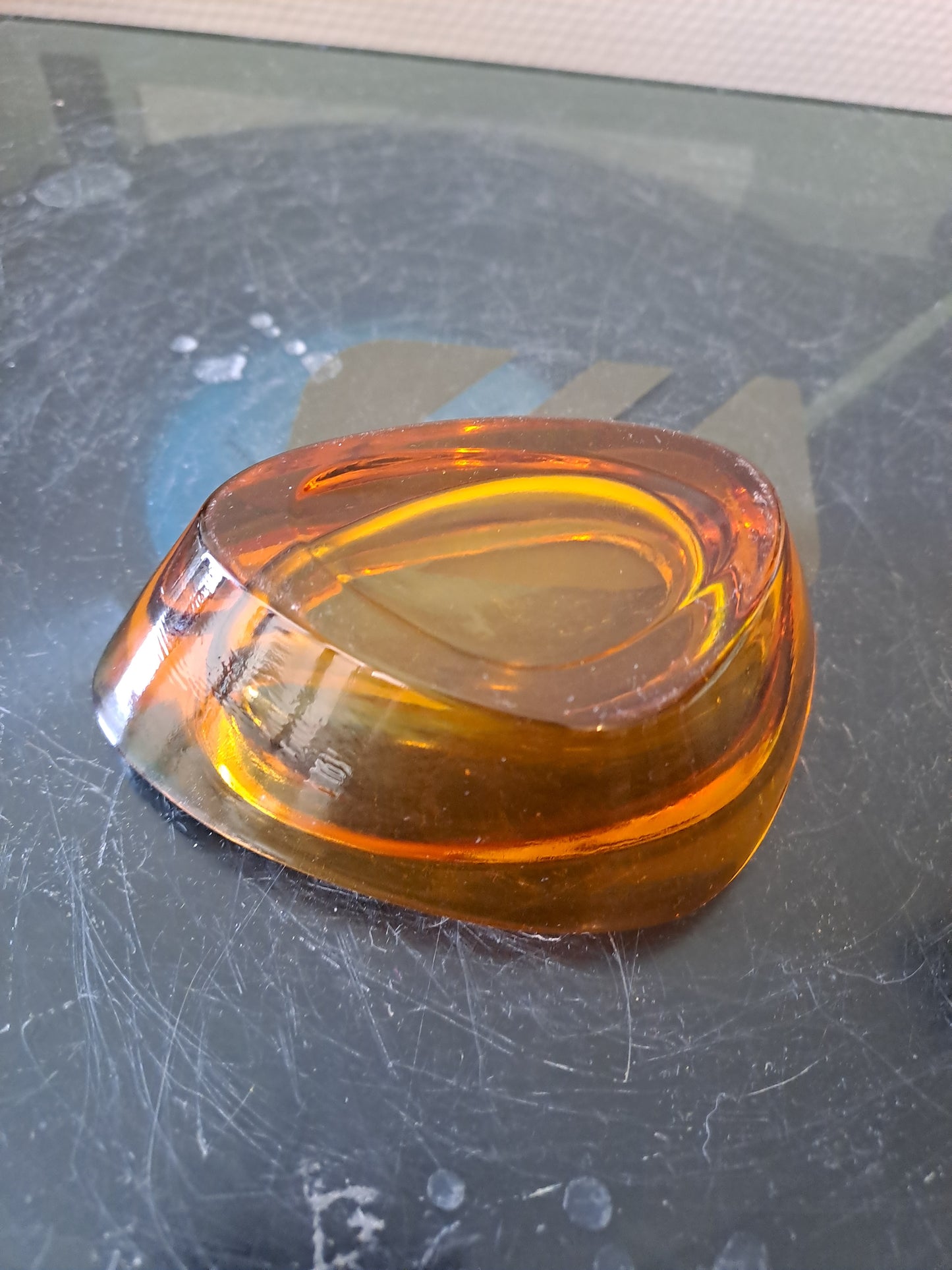 Cendrier Cristal. Design Mi-century.  Ambre. Vintage.