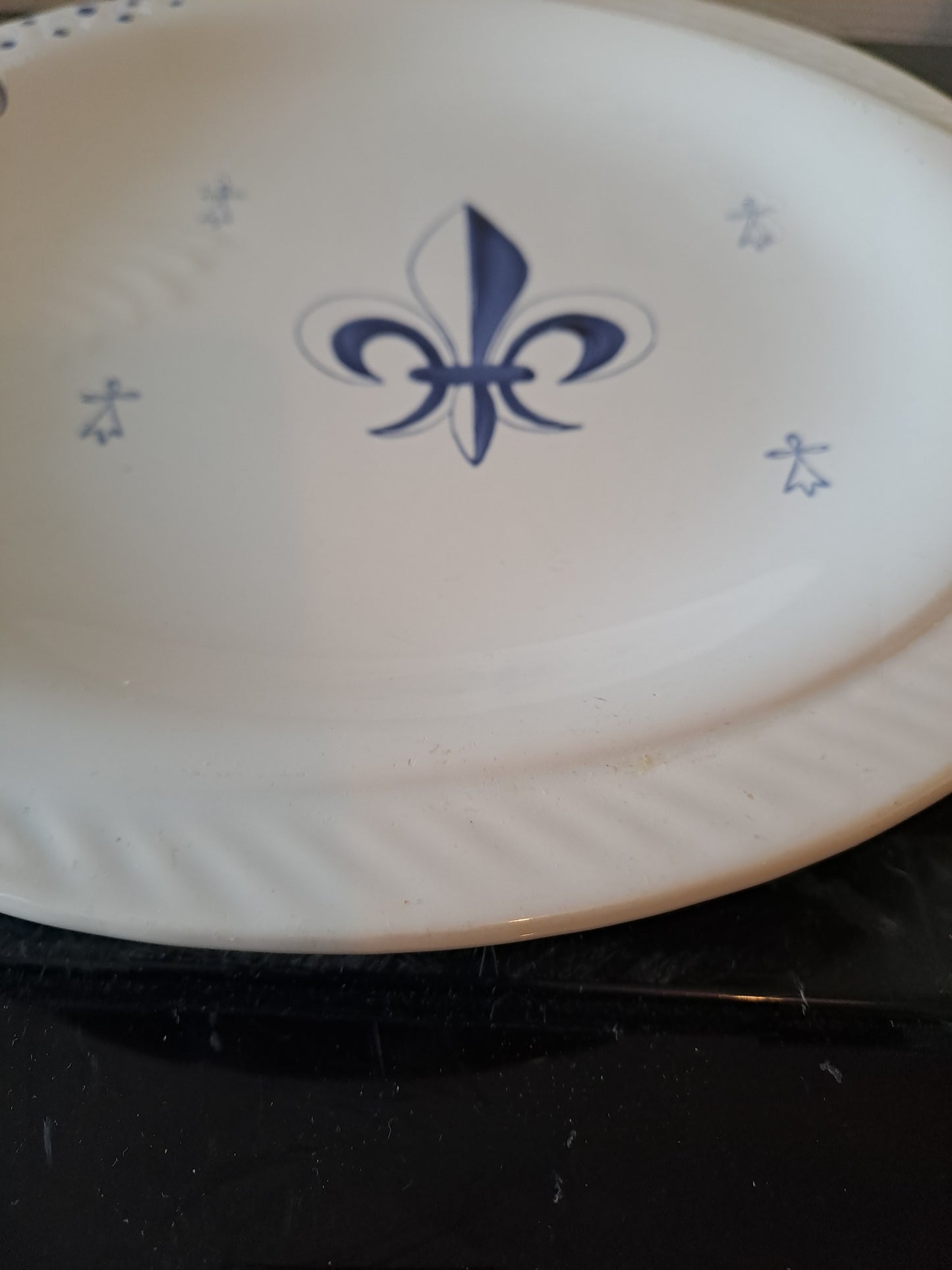 Plat Figurant un Poisson Pornic France Fleur De Lys.