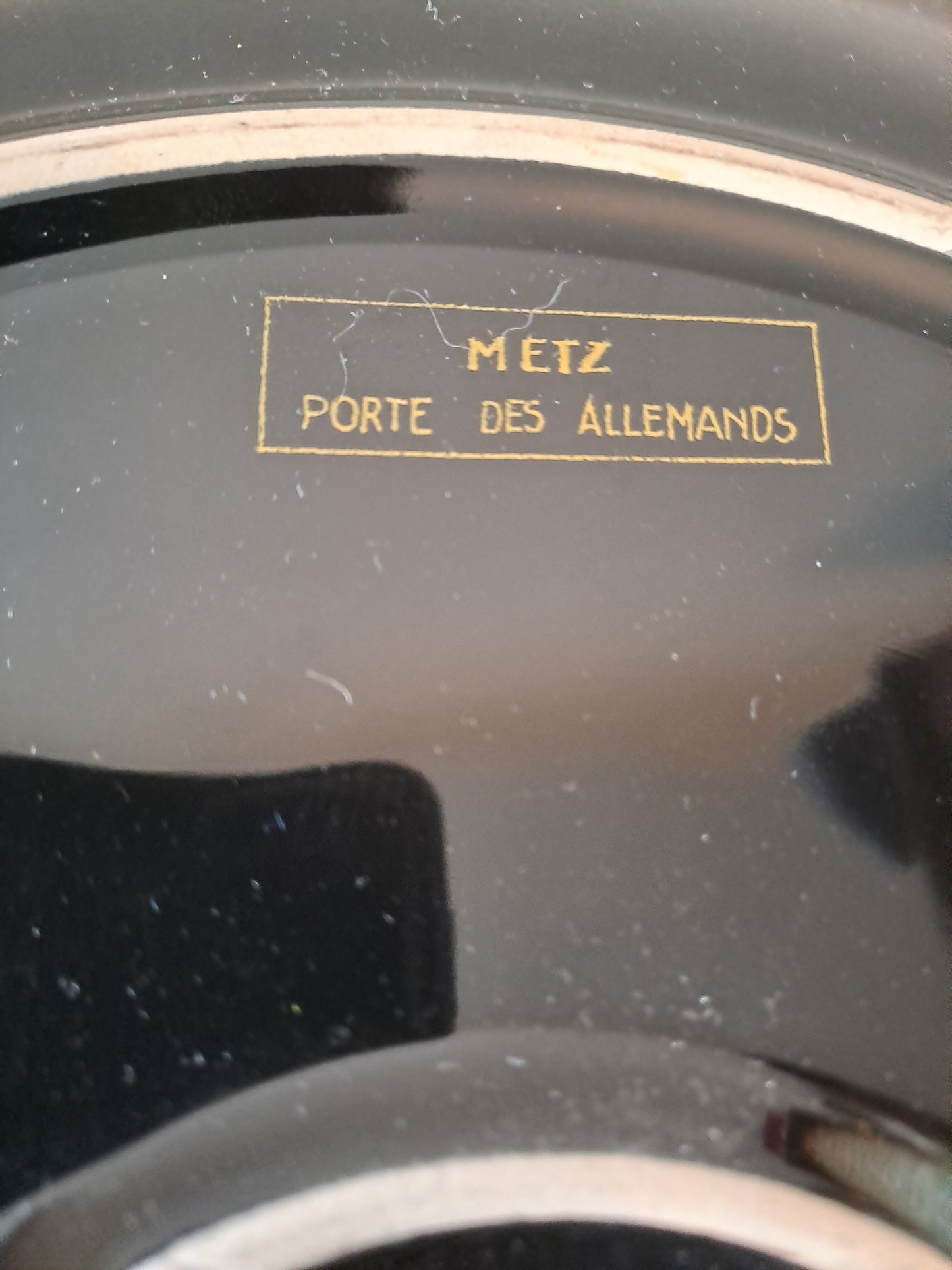 Longwy. Plat Porte Des Allemands Metz. N°3449. Décoré À La Main.