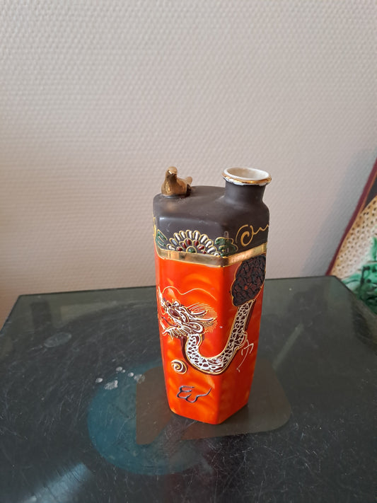 Bouteille À Saké. Nakasima. Peint À La Main. Porcelaine. Japon.