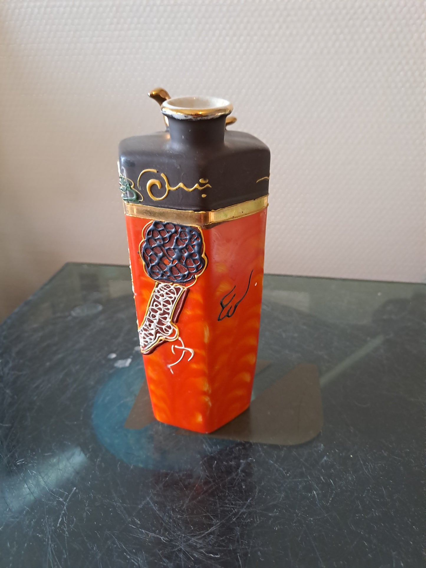 Bouteille À Saké. Nakasima. Peint À La Main. Porcelaine. Japon.