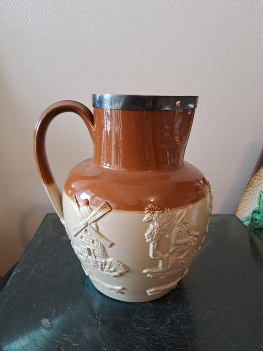 Pichet. Saint Georges Terrassant le Dragon.