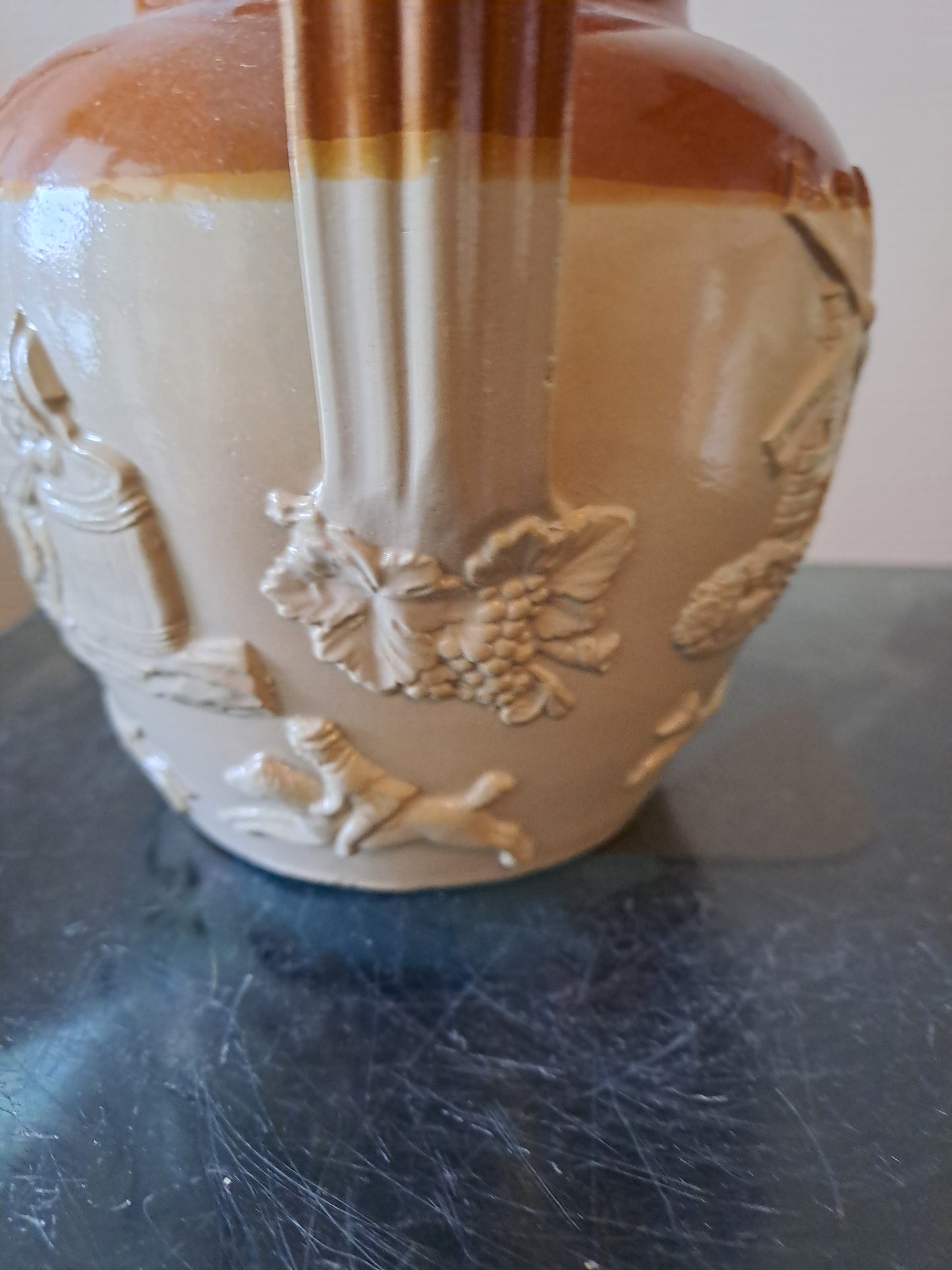 Pichet. Saint Georges Terrassant le Dragon.