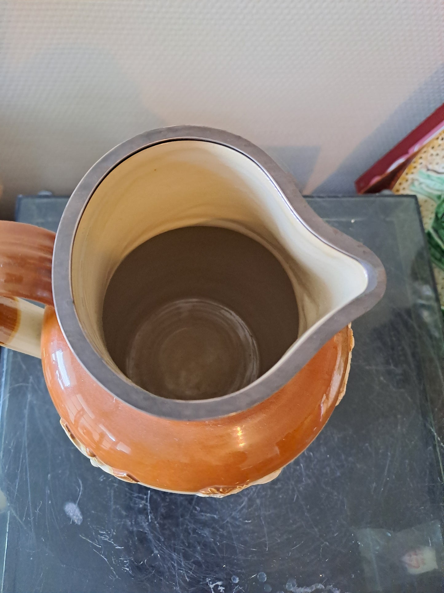 Pichet. Saint Georges Terrassant le Dragon.