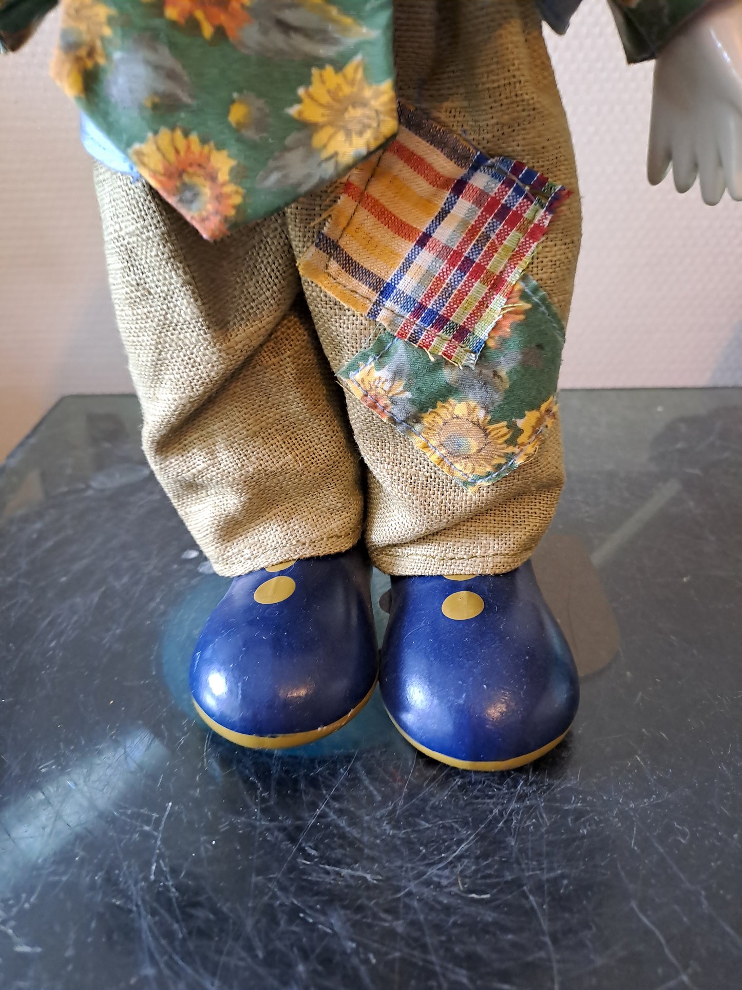 Clown Main Et Visage En Porcelaine. Années 70.