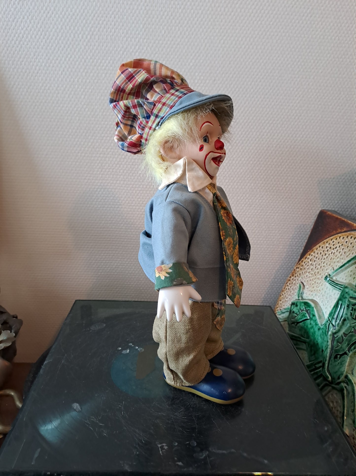 Clown Main Et Visage En Porcelaine. Années 70.