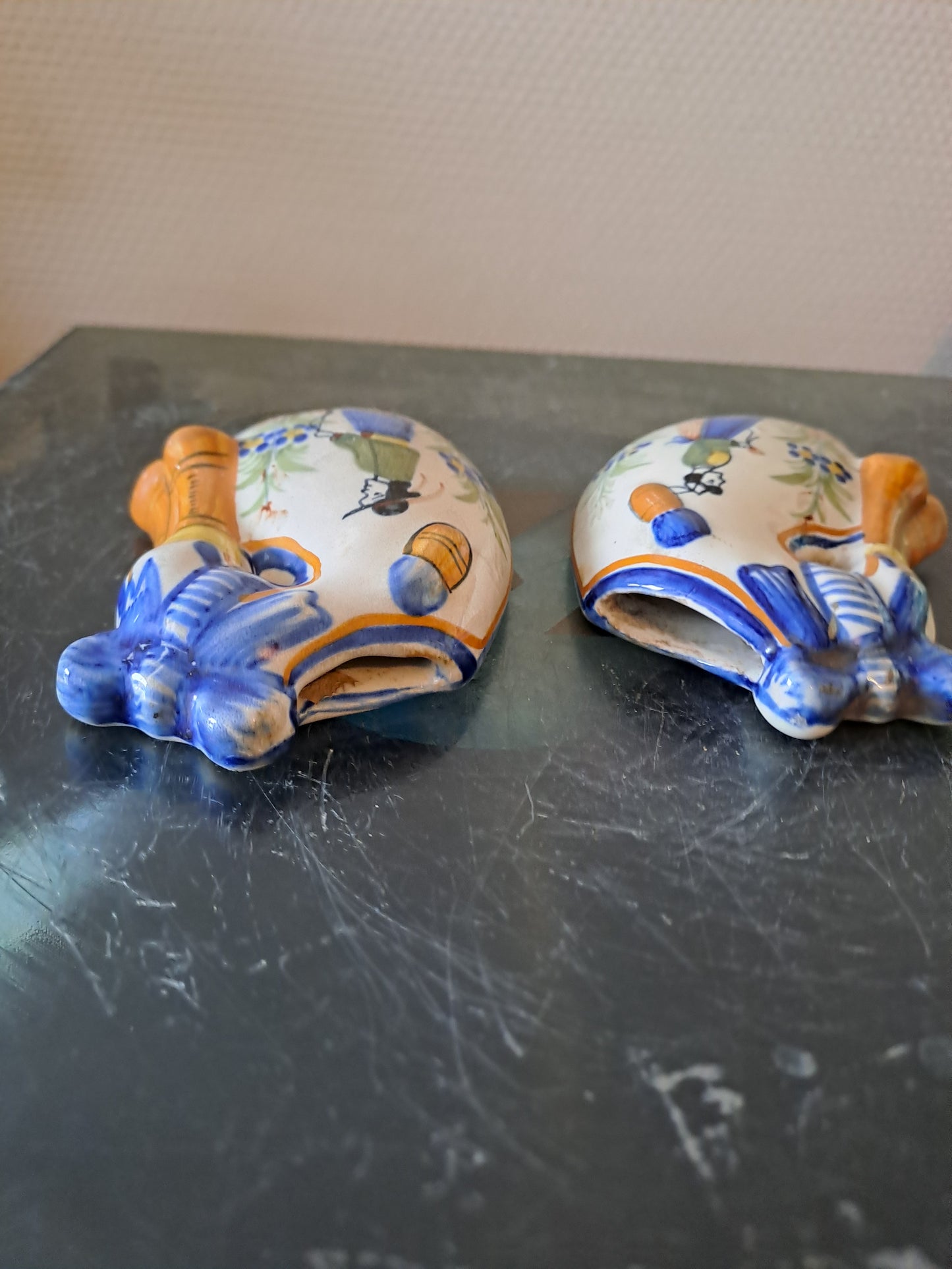 Bouquetieres Henriot Quimper. France.  Applique.