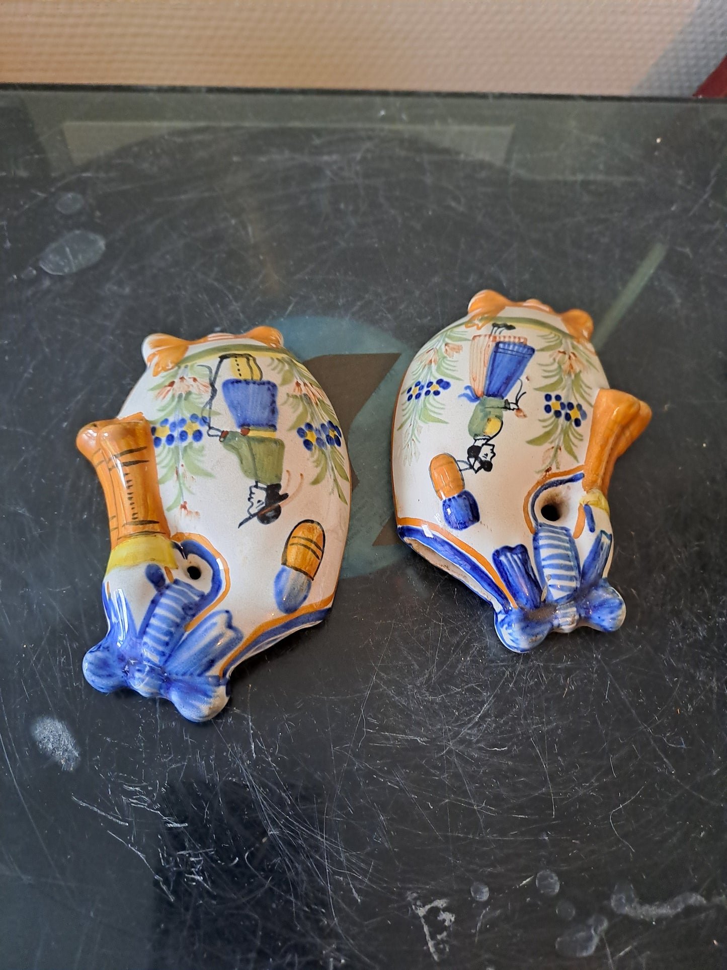 Bouquetieres Henriot Quimper. France.  Applique.