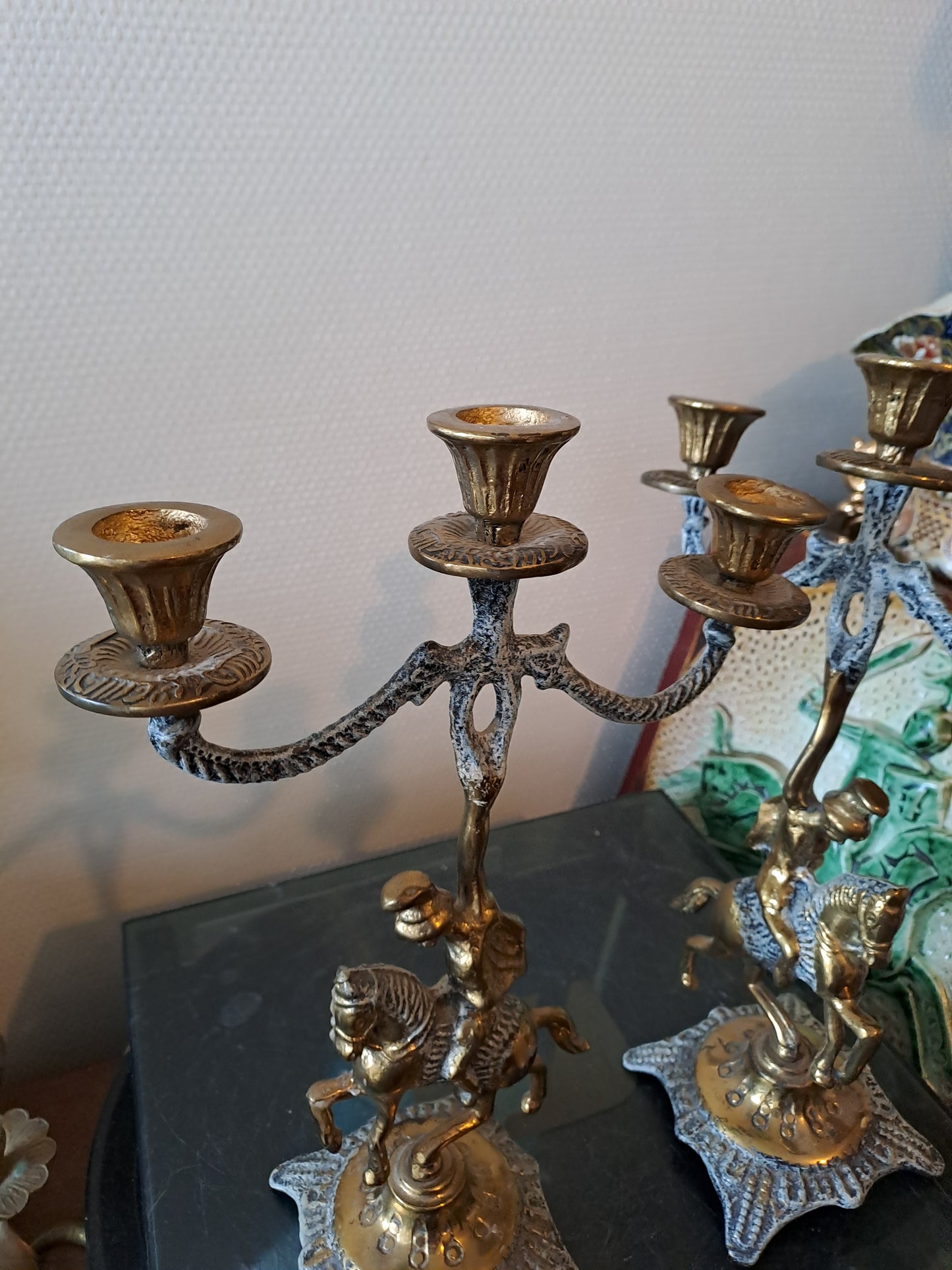 Bougeoirs Figurant des Cavaliers En Laiton.