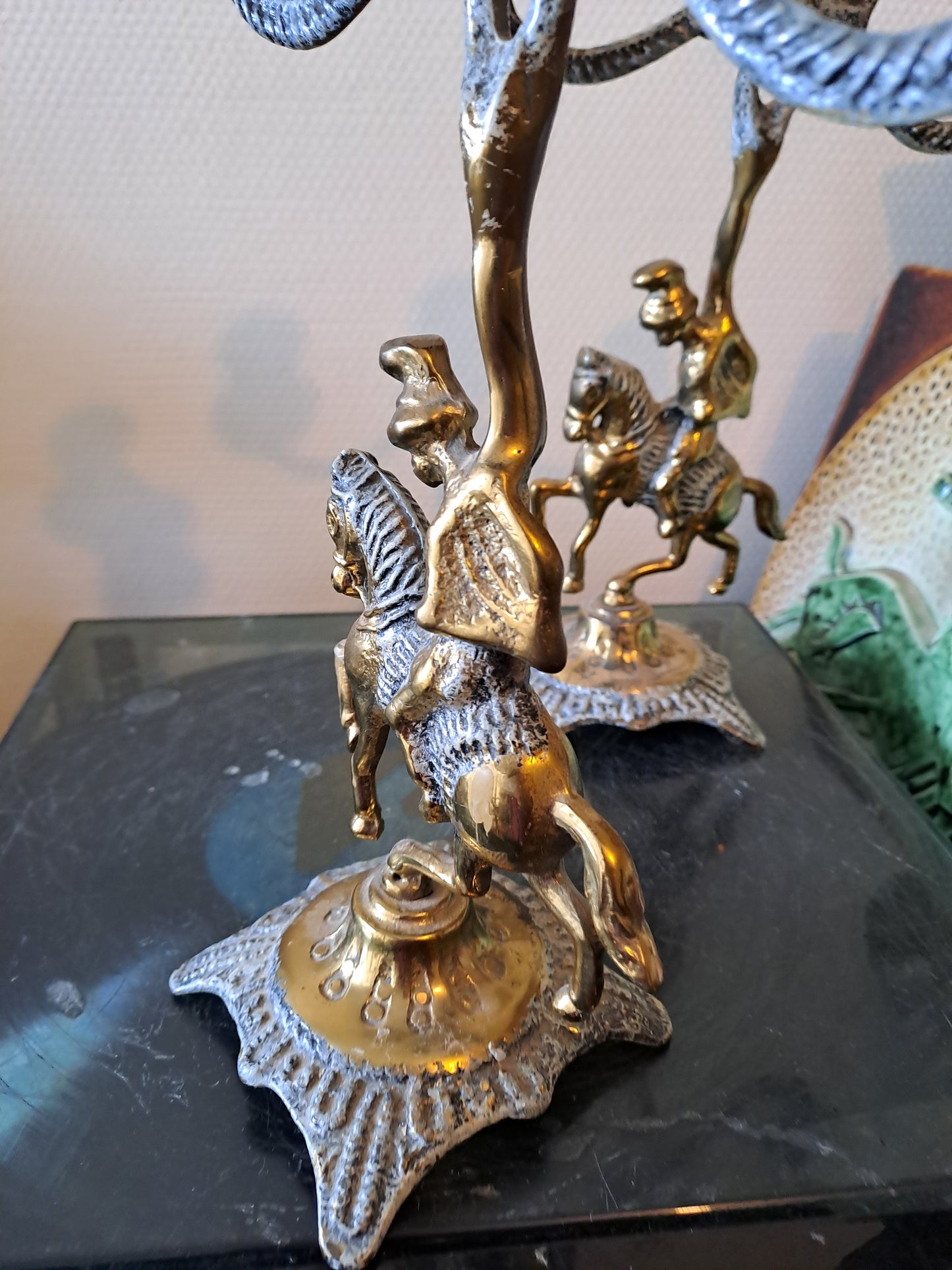 Bougeoirs Figurant des Cavaliers En Laiton.