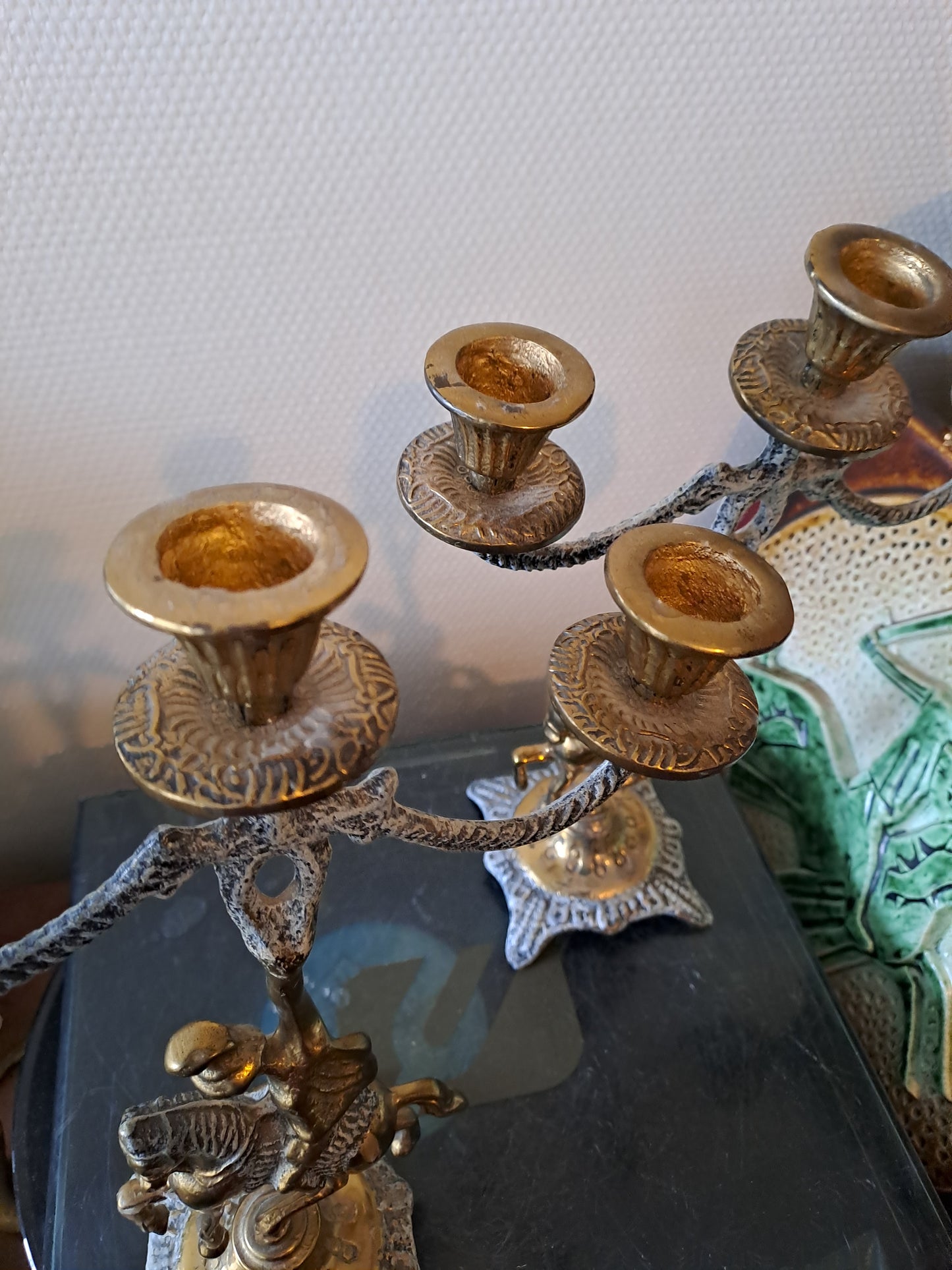 Bougeoirs Figurant des Cavaliers En Laiton.