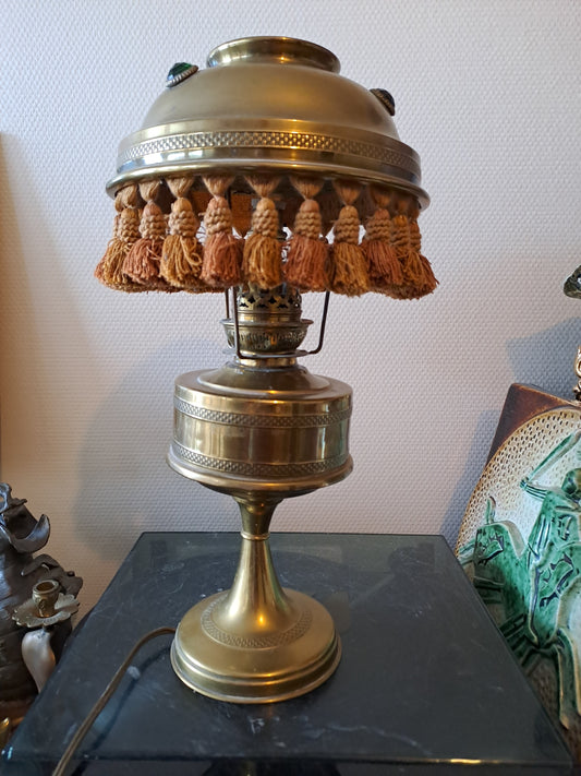 Ancienne Lampe À Pétrole Monté En Lampe.