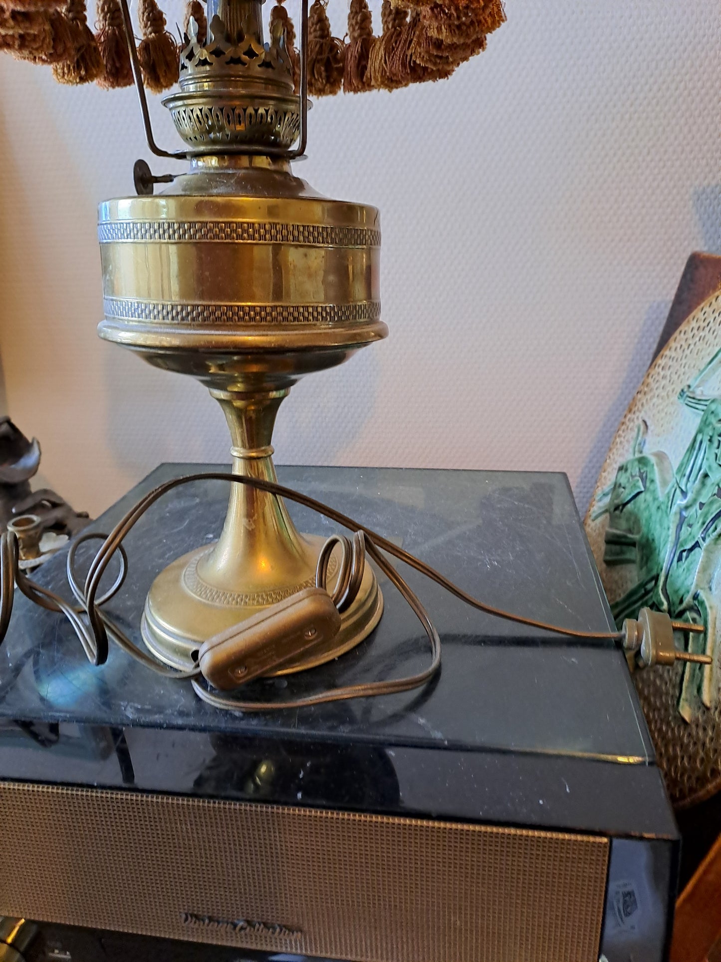 Ancienne Lampe À Pétrole Monté En Lampe.