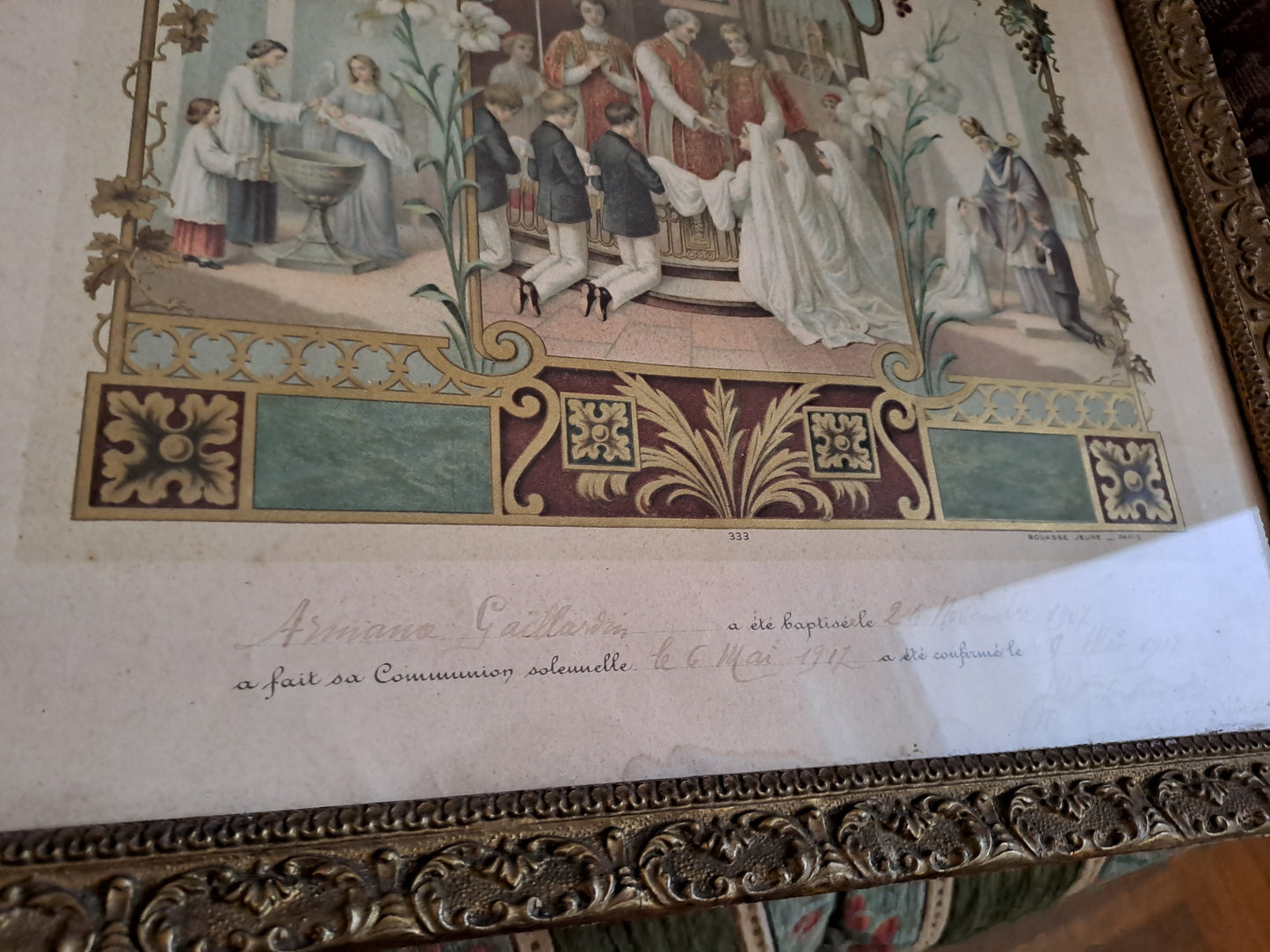 Gravure Religieuse Représentant Divers Sacrements De L'enfant. Cadre Vitré.