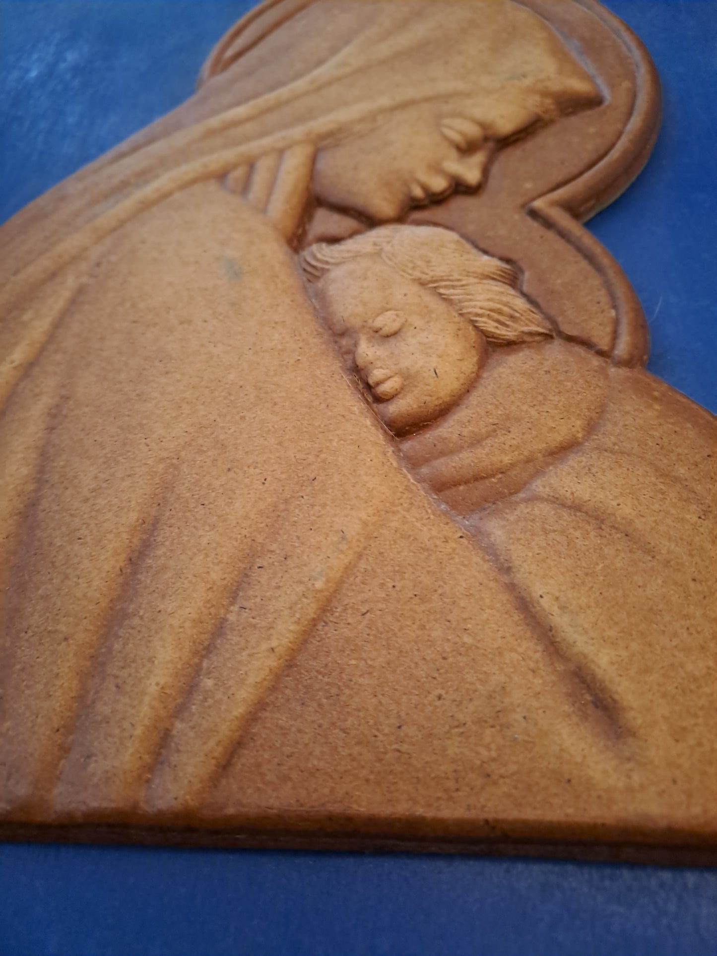 Cadre Représentant La Sainte Vierge Marie Portant L'enfant Jesus. Bois Et...