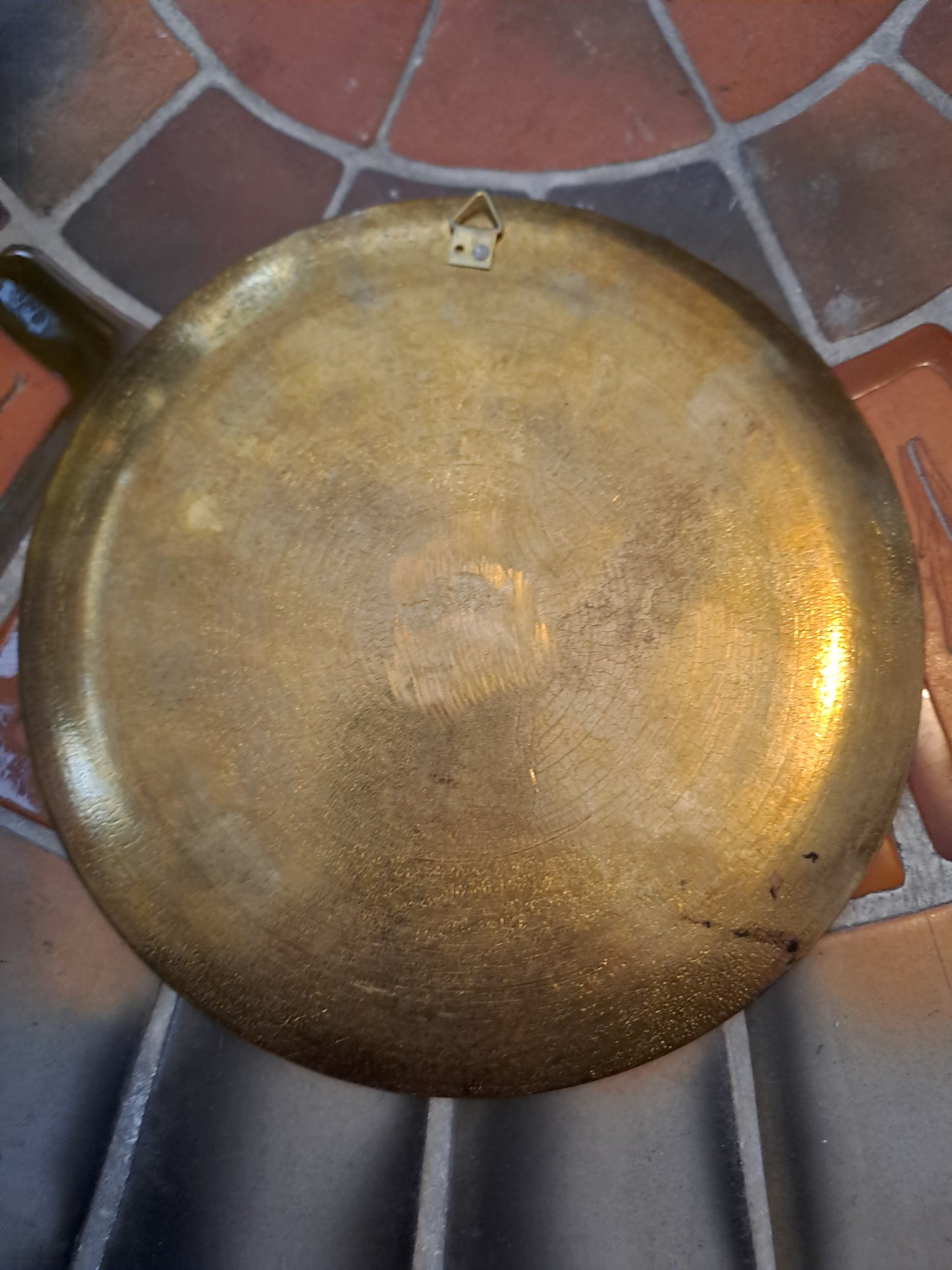 Assiette Murale. Bronze / Laiton( à définir). Céramique Cloisonnée. Galion.