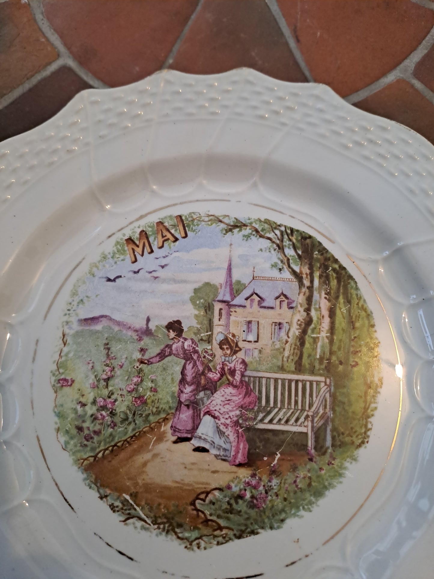 Assiette Saint Amand Et Hamage. Mai.