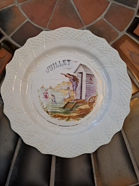 Assiette Saint Amand Et Hamage. Juillet.