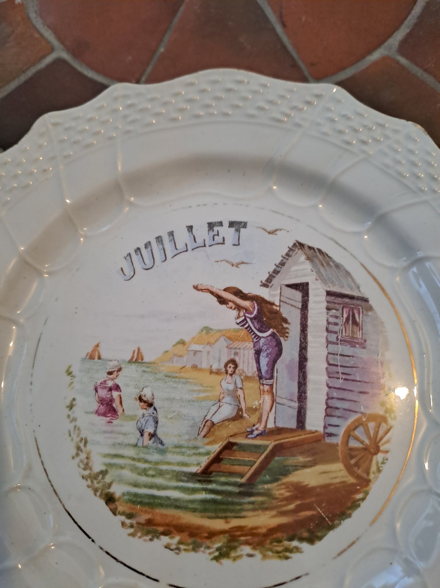 Assiette Saint Amand Et Hamage. Juillet.