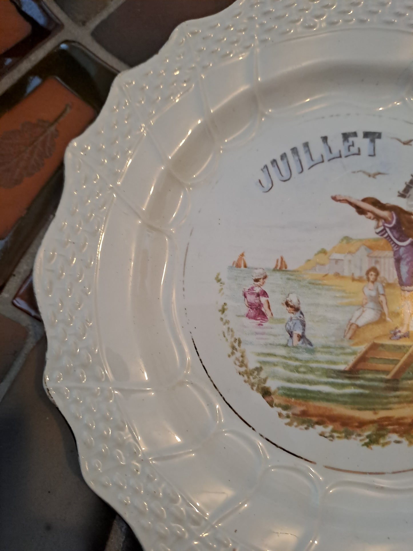 Assiette Saint Amand Et Hamage. Juillet.