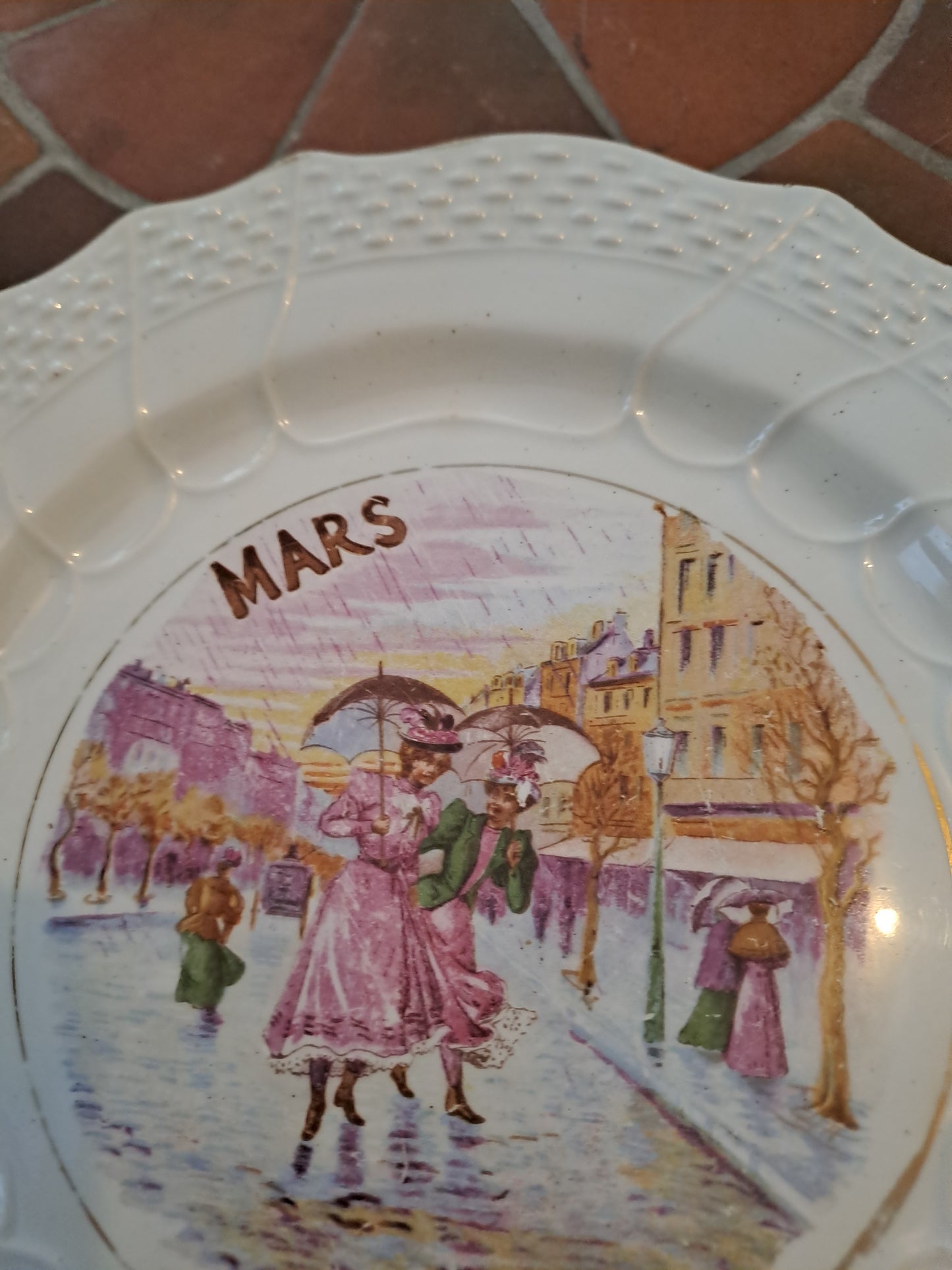 Assiette Saint Amand Et Hamage. Mars.